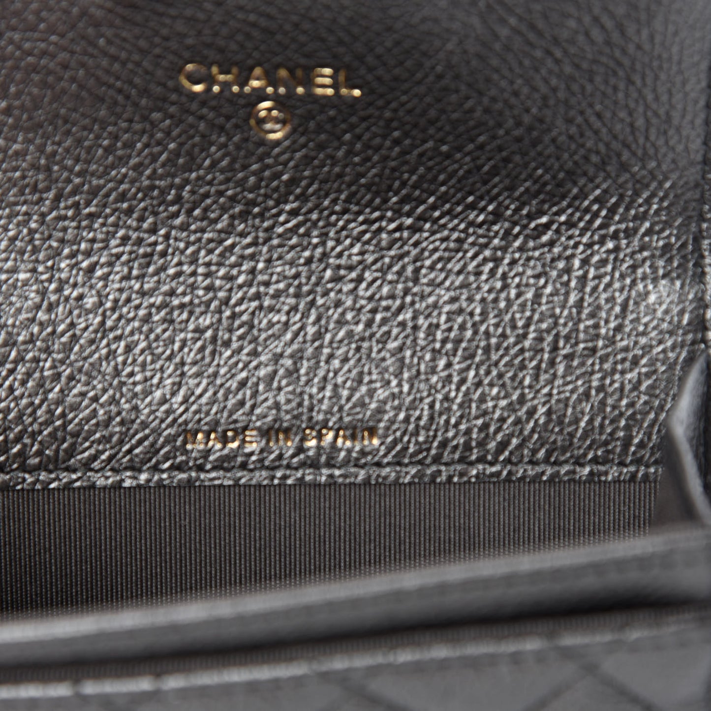 Metallic Calfskin Quilted Reissue Flap Card Holder Charcoal