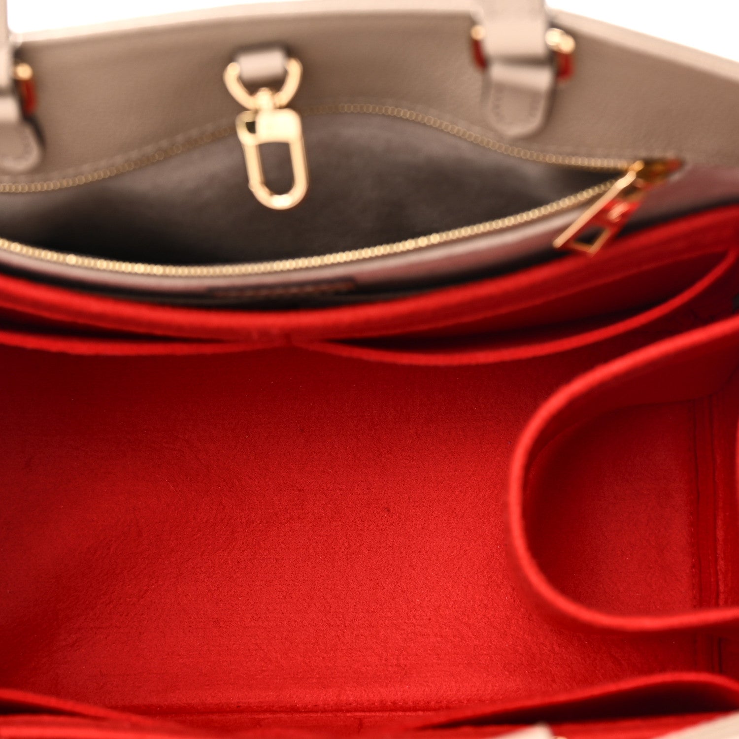 Louis Vuitton Empreinte Monogram Giant Onthego MM Tourterelle 5 of 10