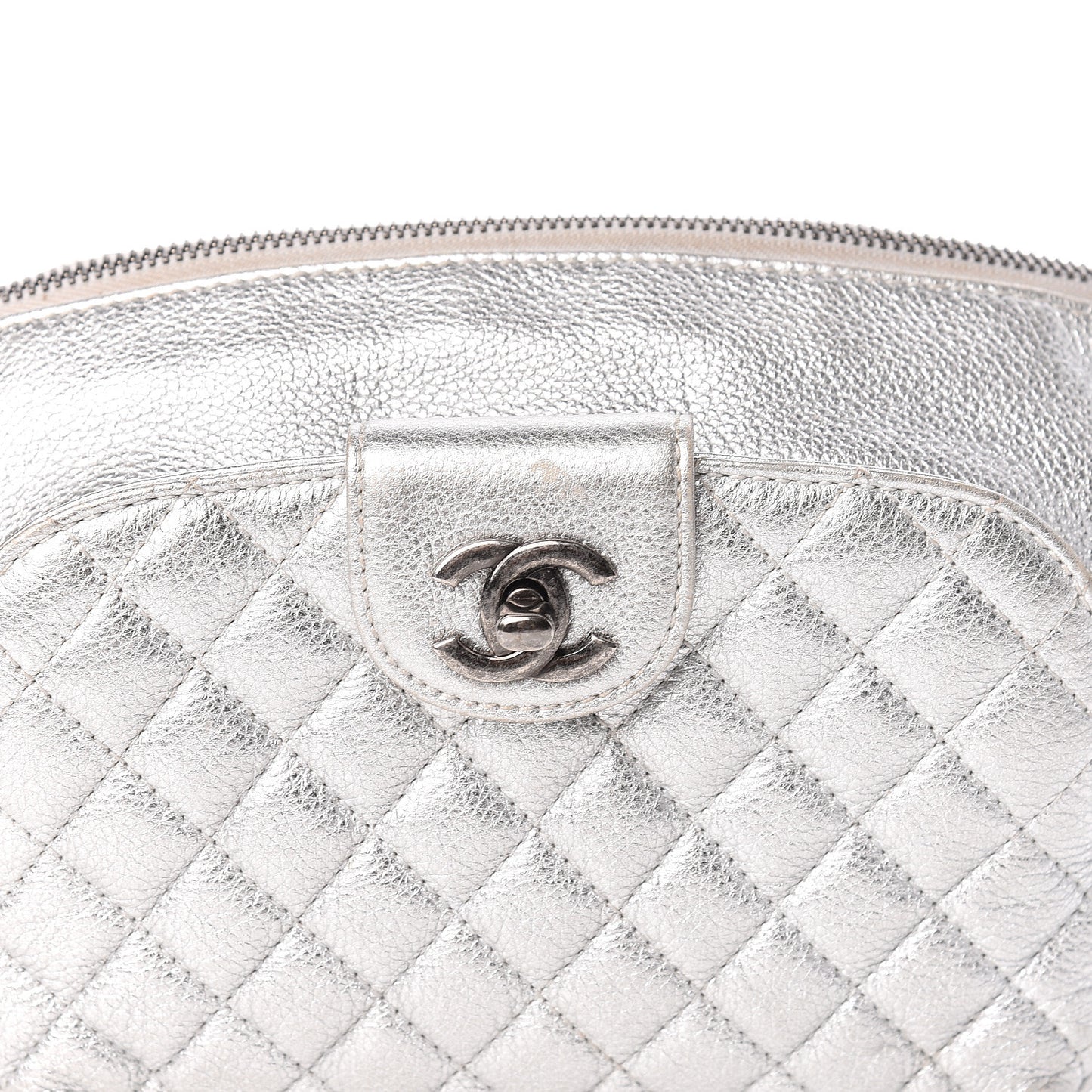 Metallic Grained Calfskin Quilted Casual Rock Waist Bag Fanny Pack Silver