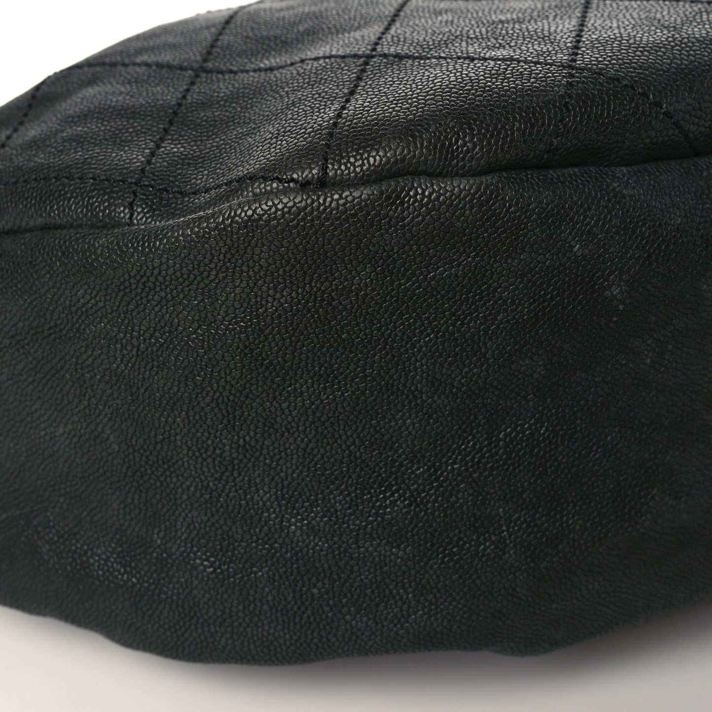 Caviar Stitched Outdoor Ligne Hobo Black