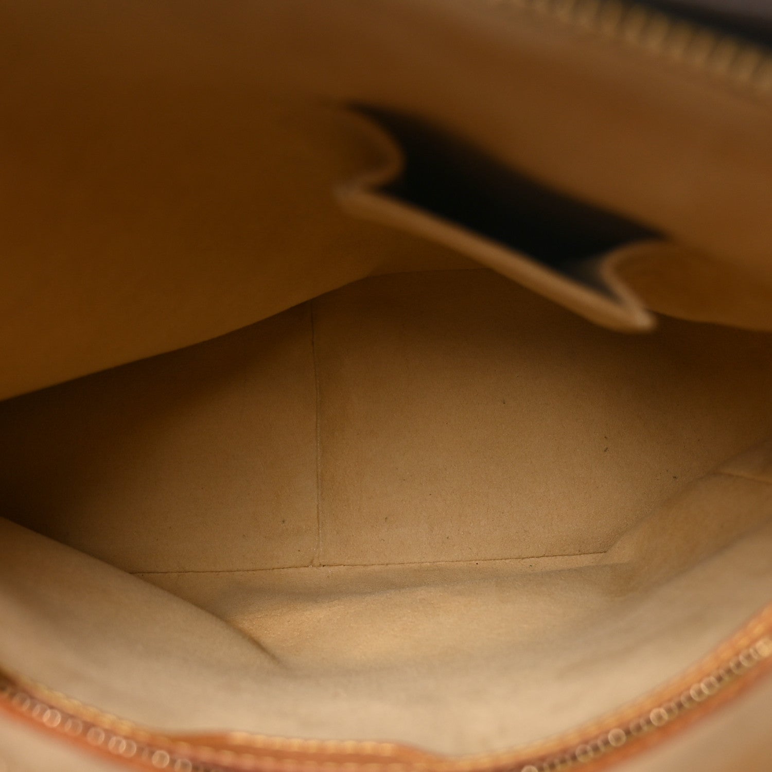 Louis Vuitton Monogram Looping GM 4 of 8