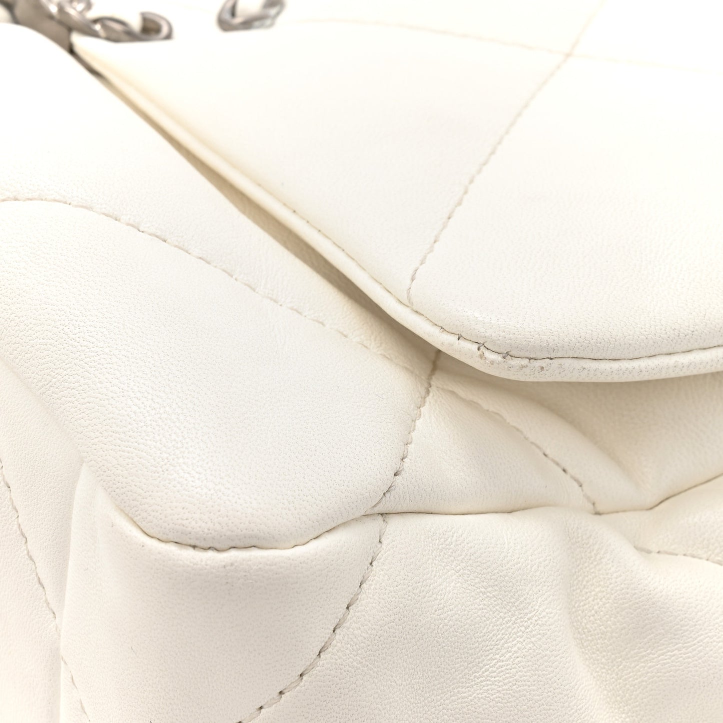 Lambskin Quilted Medium Chanel 19 Flap White
