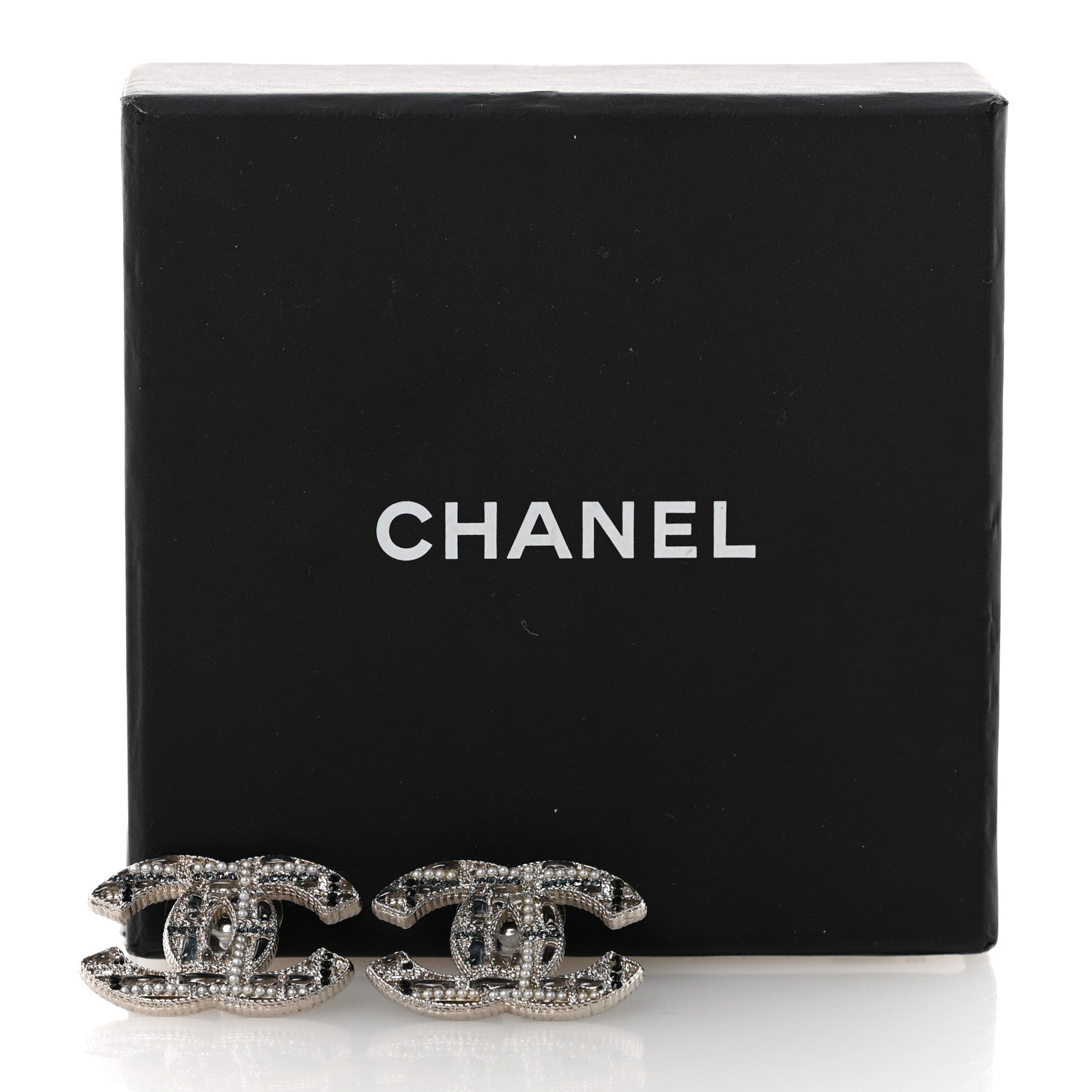 Chanel Resin Crystal Pearl Tweed Effect CC Earrings Silver Blue Pearly White 5 of 5