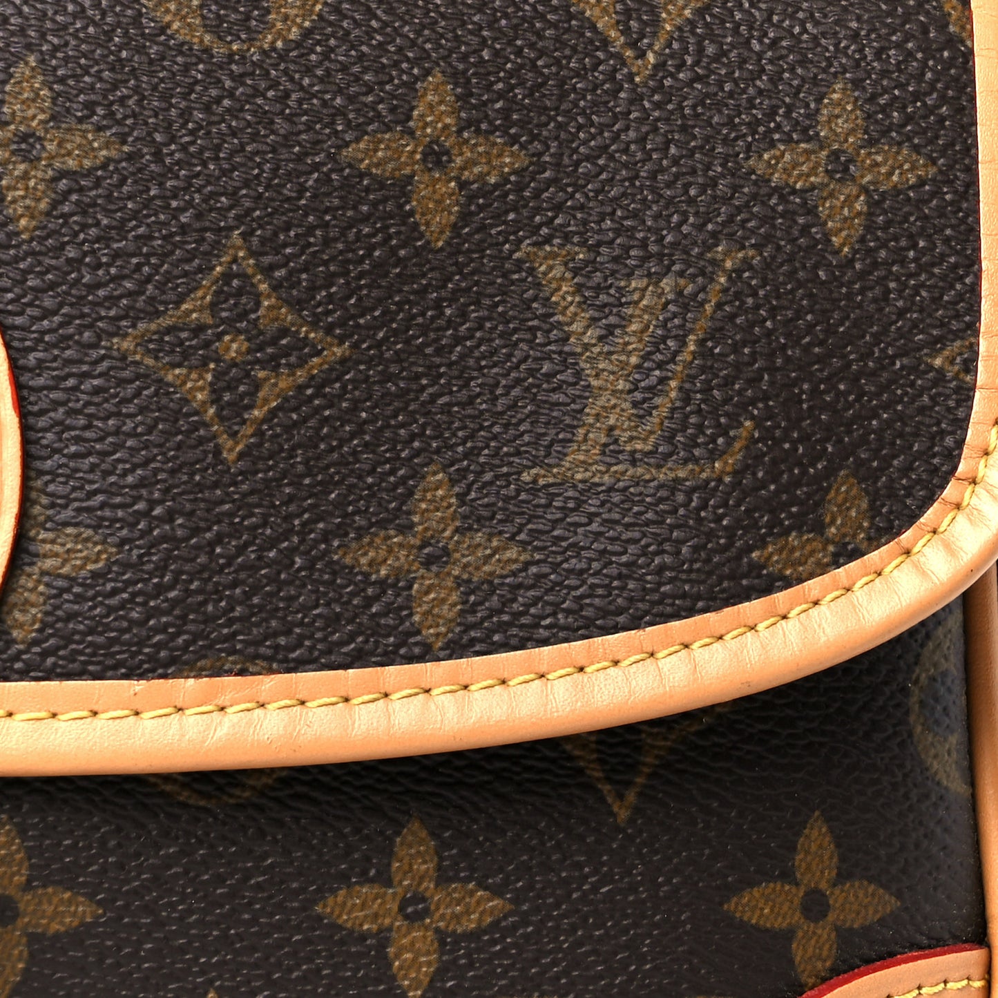 Monogram Diane Black