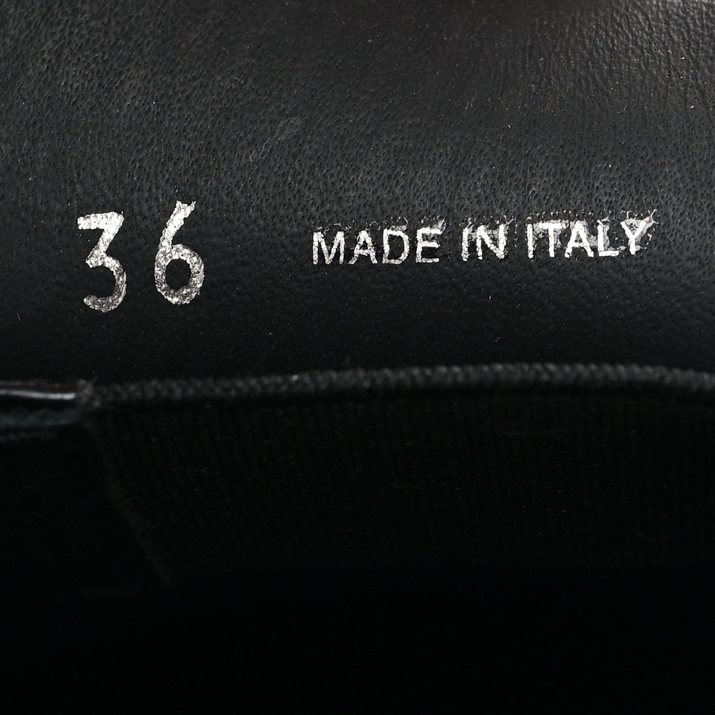 Spazzolato Metal Triangle Logo 50mm Loafers 36 Black