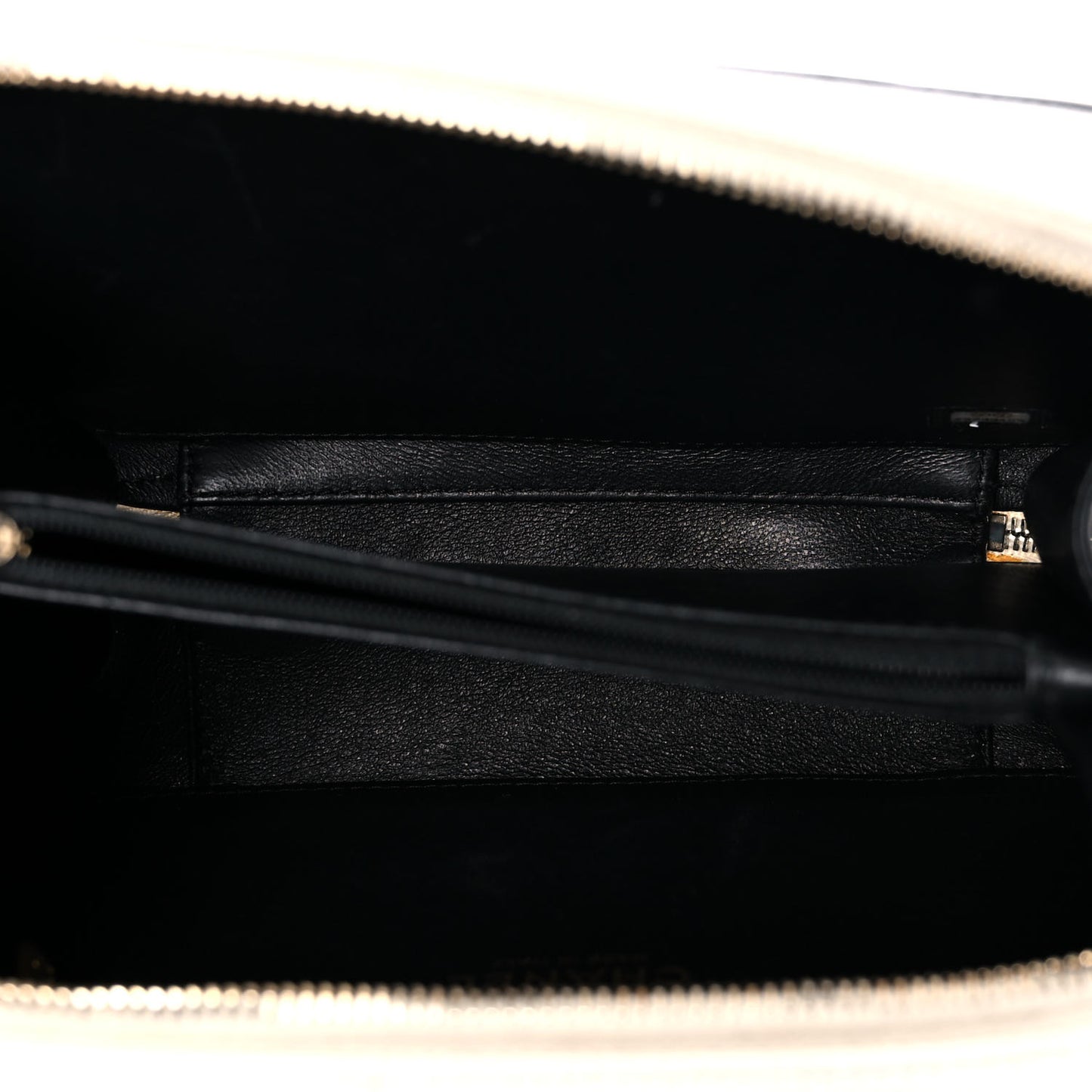 Caviar Quilted Medium CC Filigree Vanity Case White Black