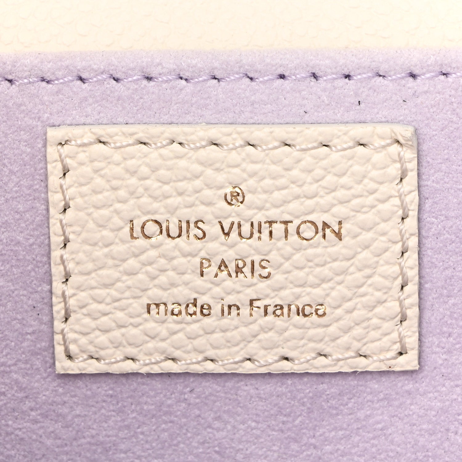 Louis Vuitton エンボス クッション クリーム色 Louis Vuitton エンボス クッション クリーム色 クッサン - メルカリ