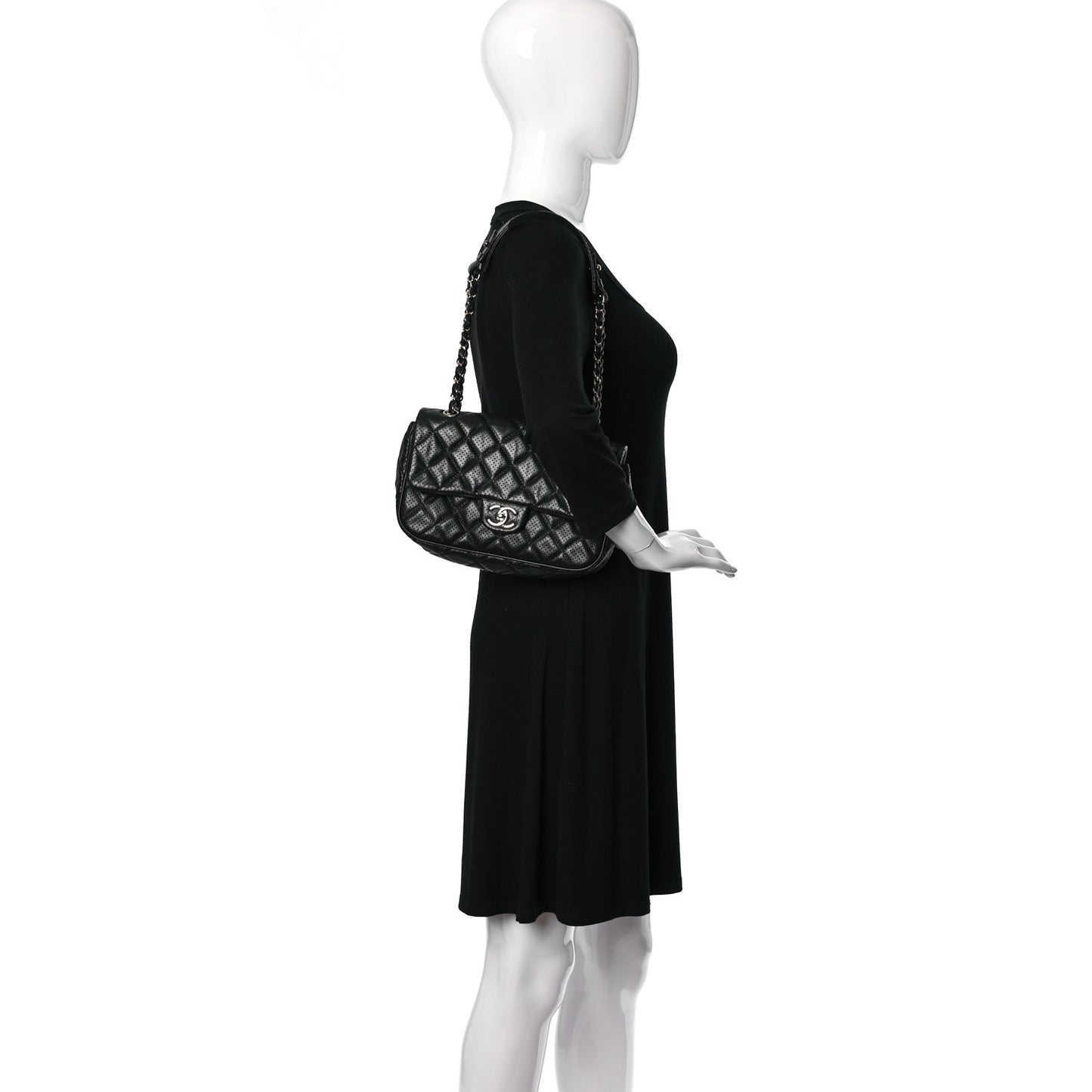 Lambskin Perforated Medium Punch Flap Black