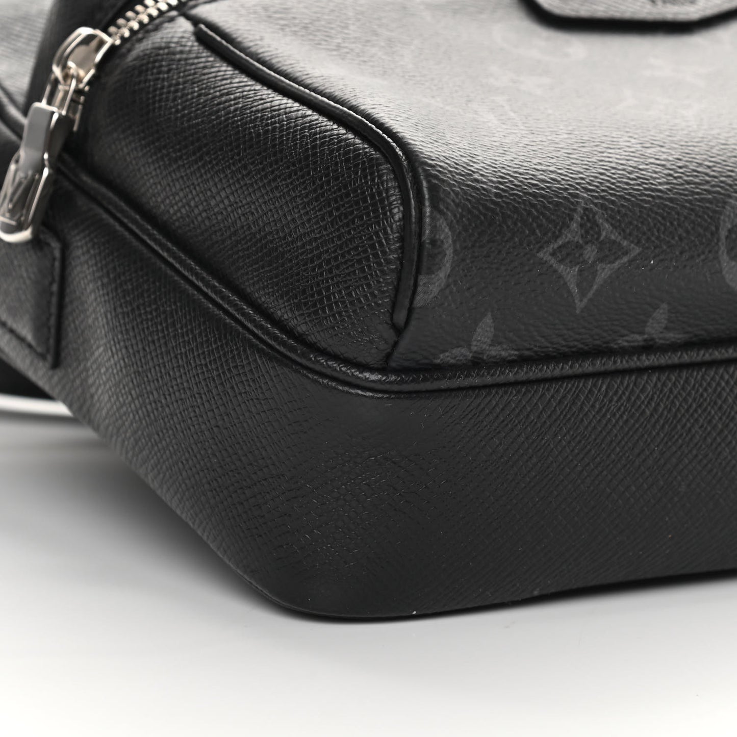 Taiga Monogram Eclipse Outdoor Messenger Black