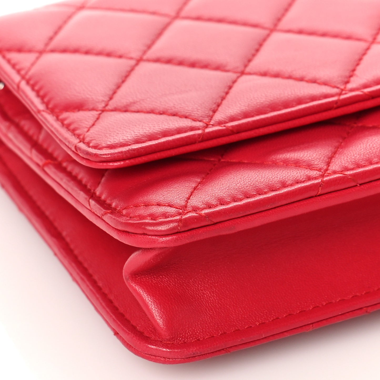 Lambskin Quilted Wallet On Chain WOC Red