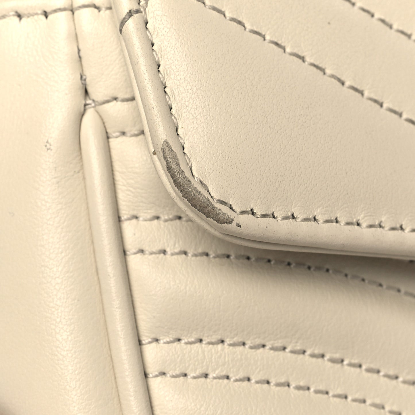 Calfskin Matelasse Small GG Marmont Shoulder Bag White