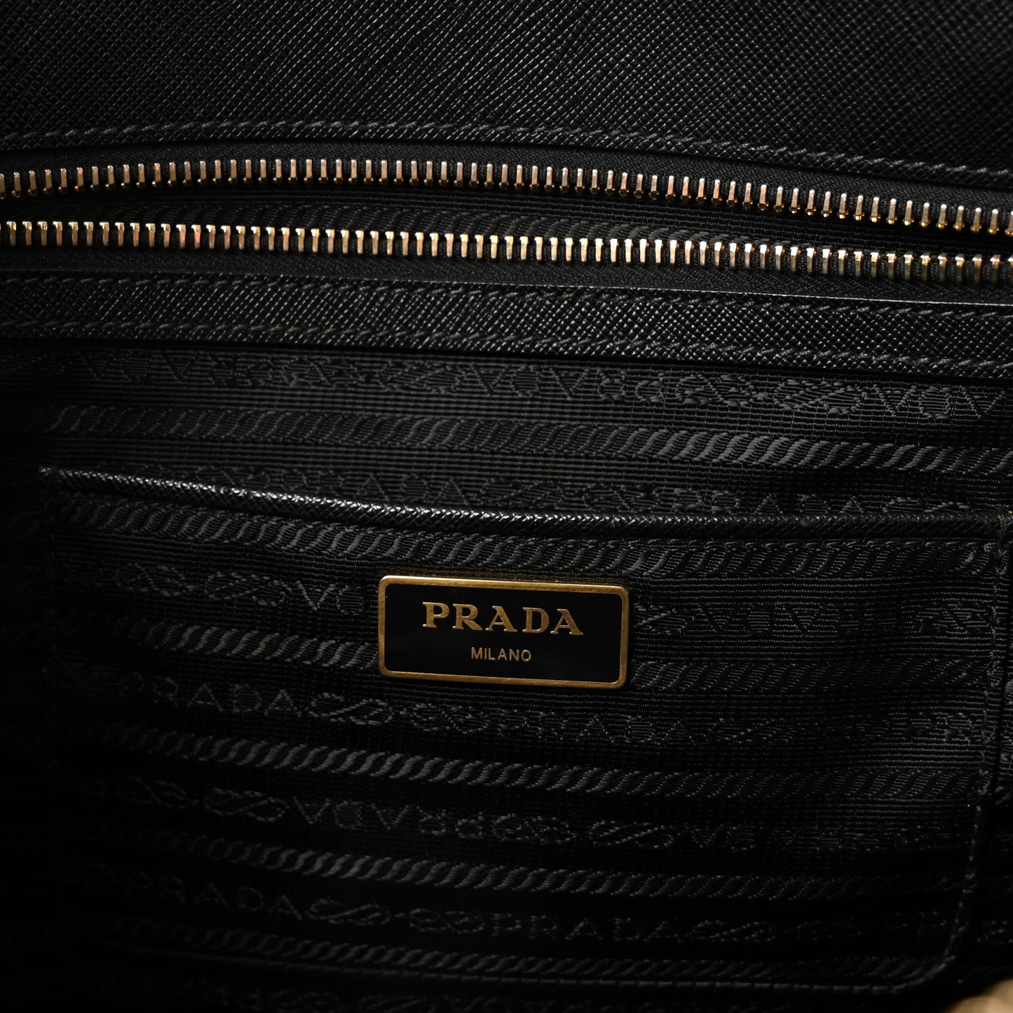 Saffiano Large Galleria Double Zip Tote Black
