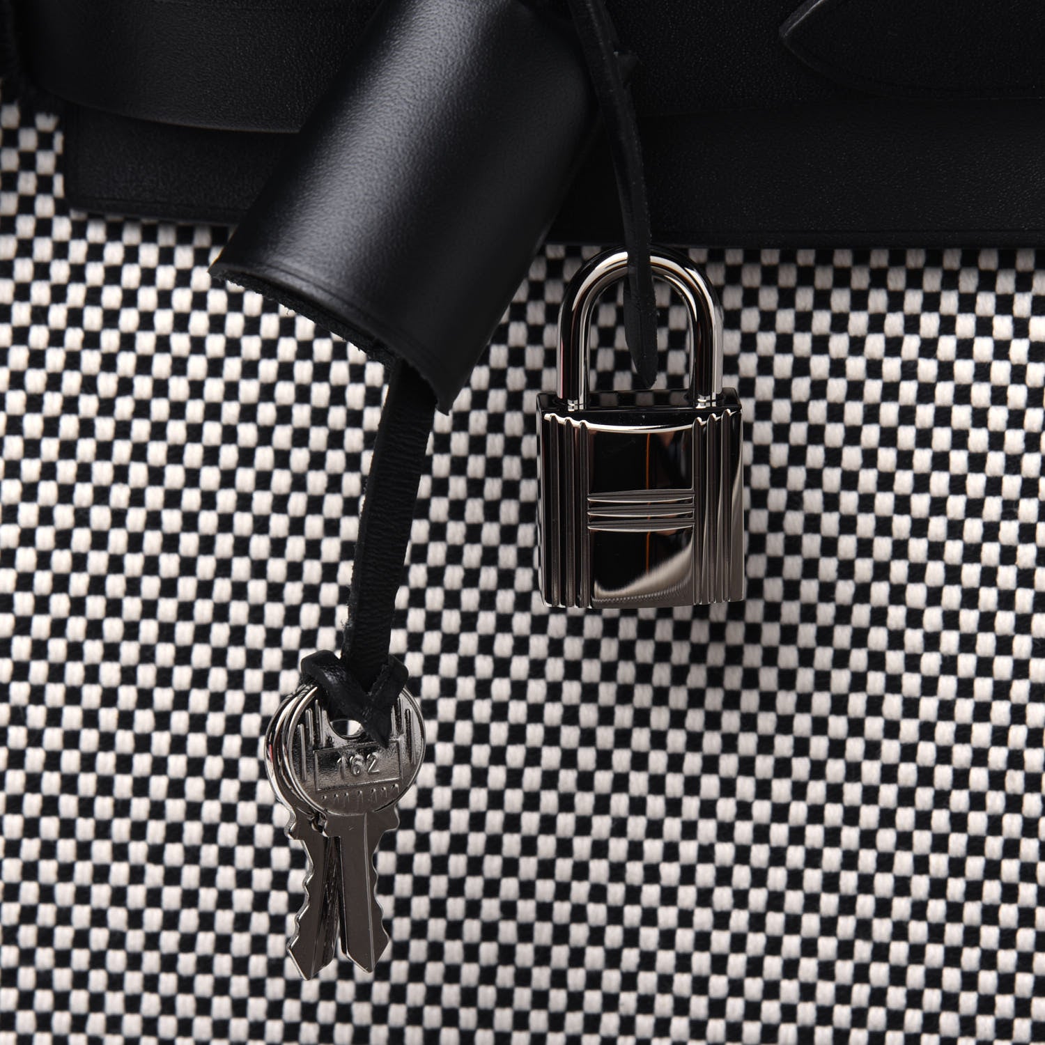 Hermes Vache Hunter Criss Viking Herbag Zip Retourne 31 PM Ecru Black 14 of 15