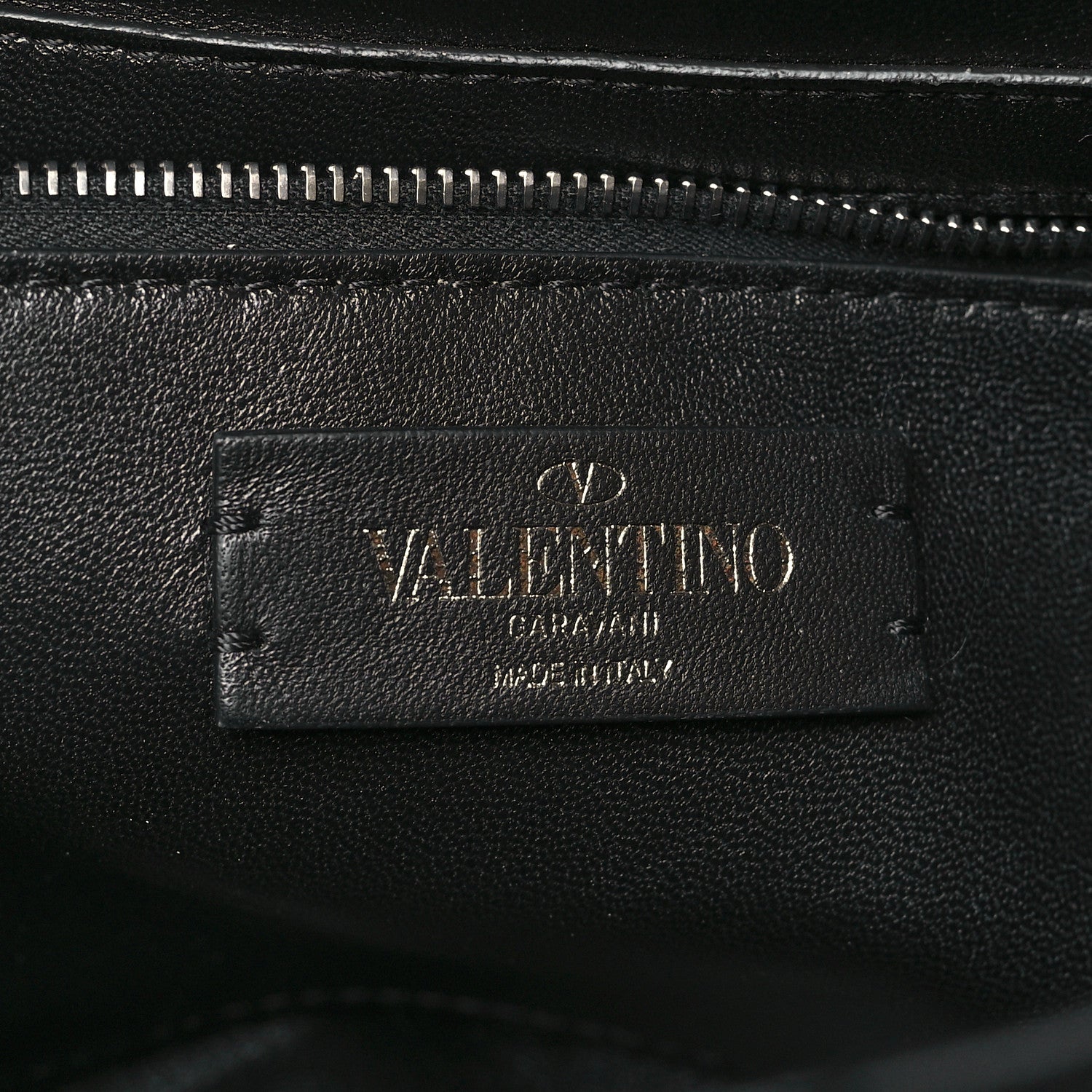 Valentino Garavani Nappa Monochrome Large Roman Stud Shoulder Bag  Black 5 of 8