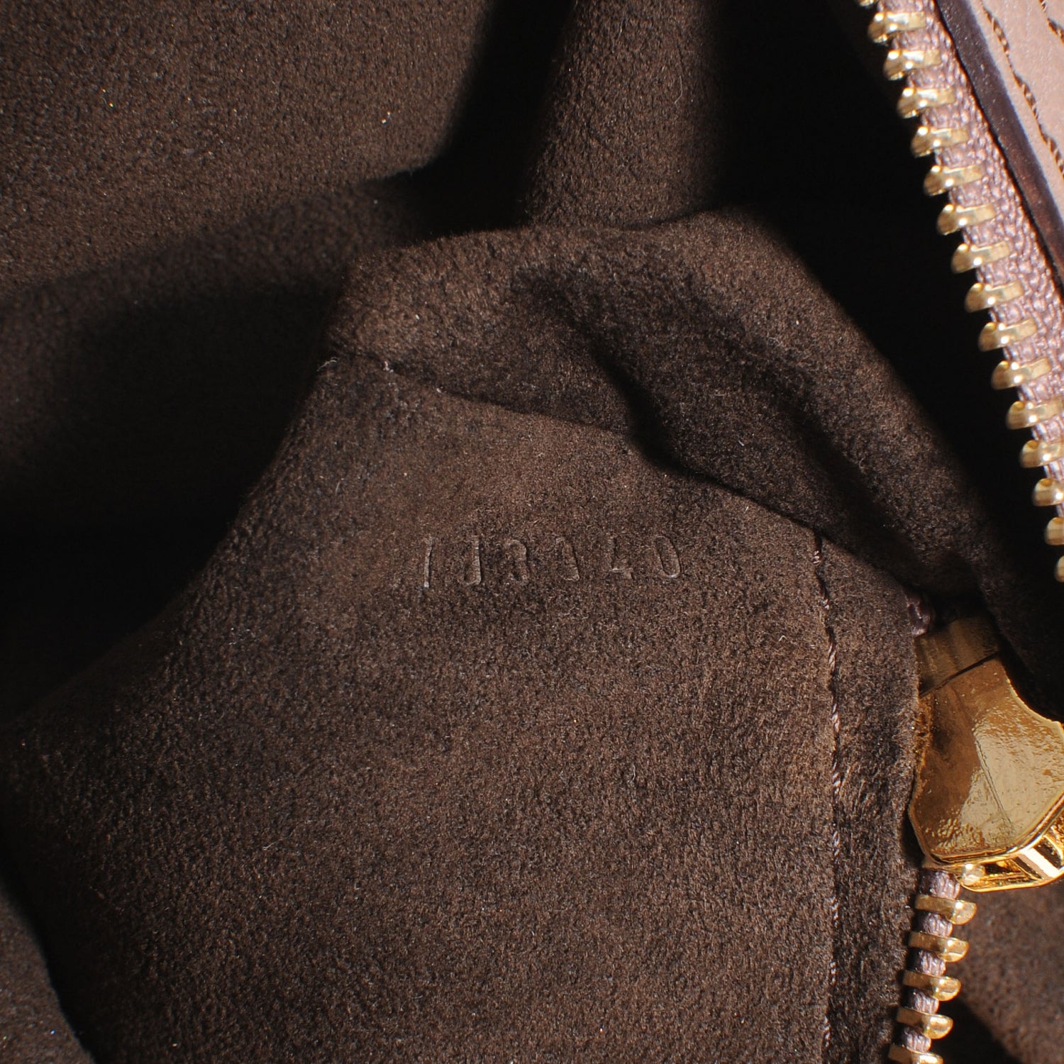 Louis Vuitton Mahina L Poudre 7 of 7