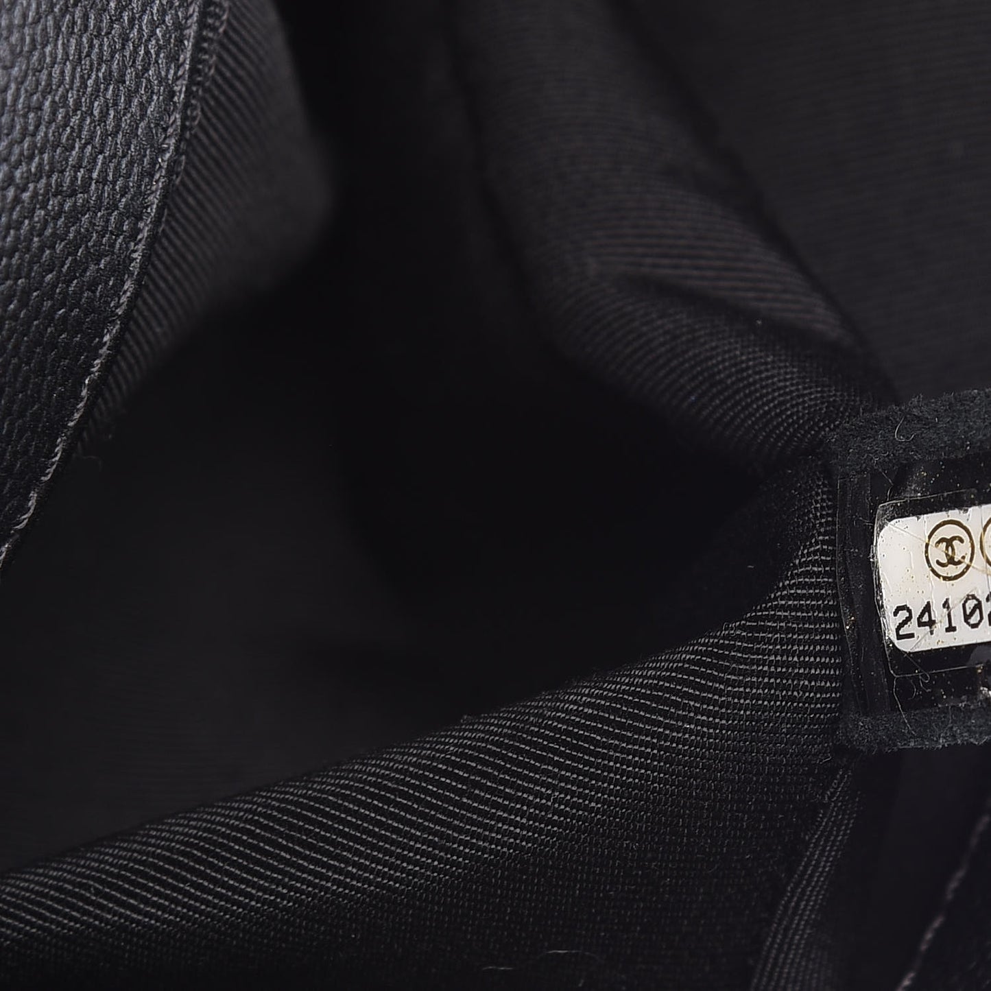 Caviar Quilted Medium Boy Flap So Black