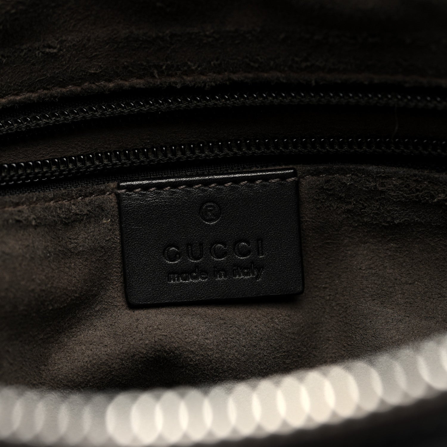 Gucci Guccissima Signature Medium Flat Messenger Bag Black 6 of 10