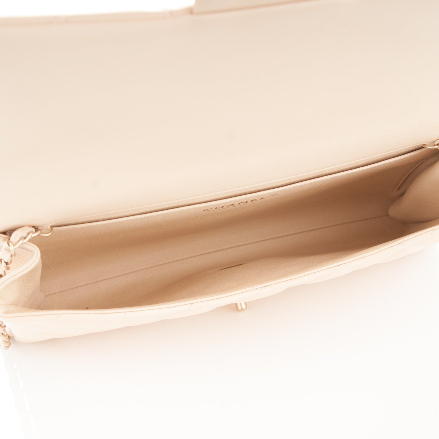Lambskin Quilted Clutch With Chain Flap Beige Clair