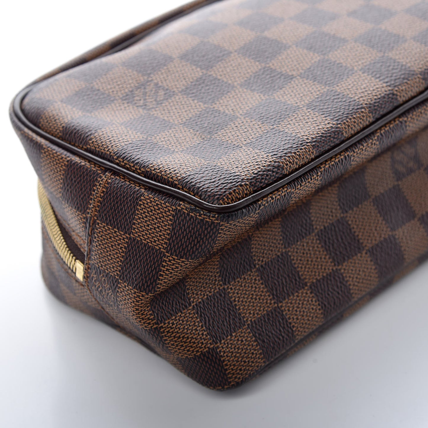 Damier Ebene Toiletry Bag 25