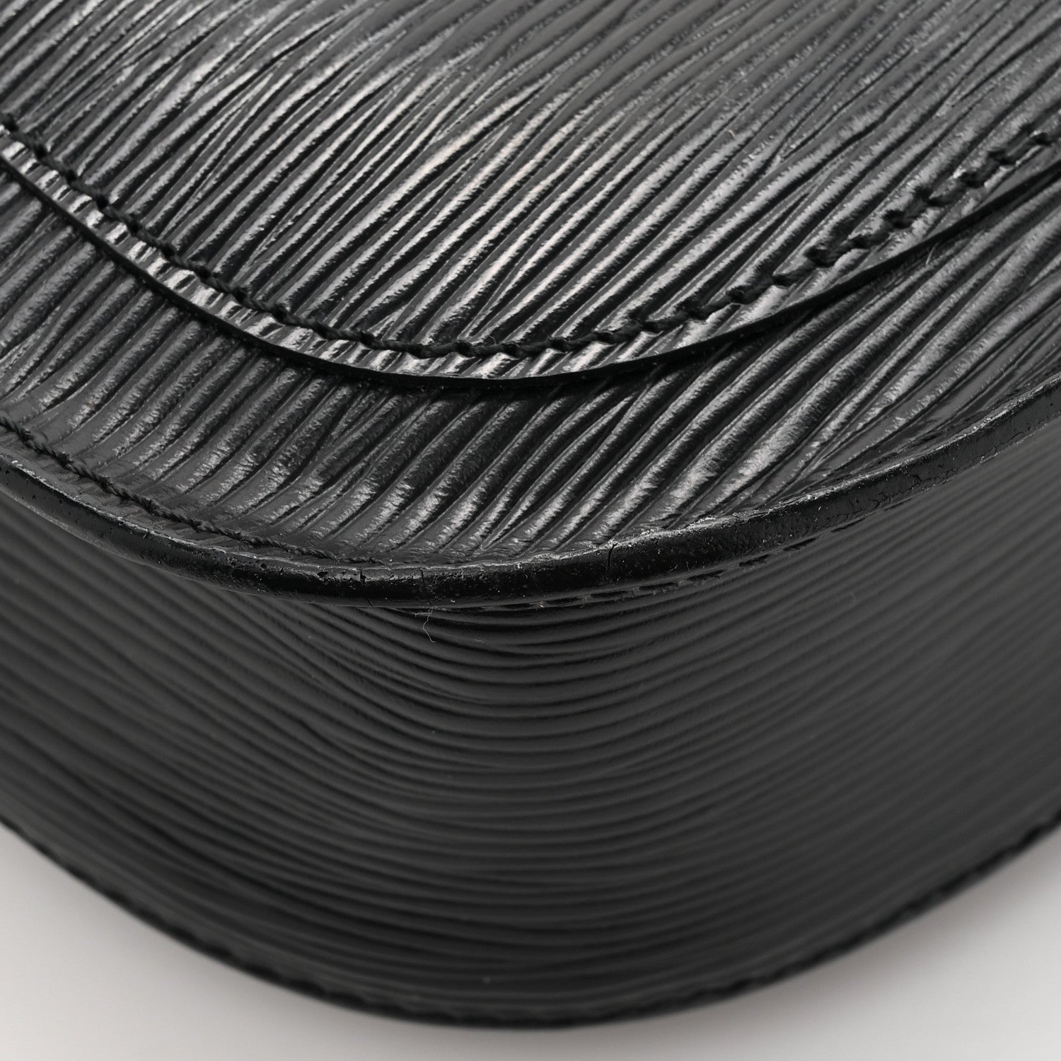Louis Vuitton Epi Saint Cloud GM Black 11 of 15
