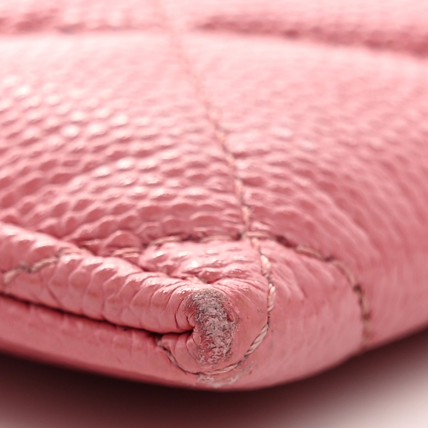 Caviar Quilted Card Holder Pink