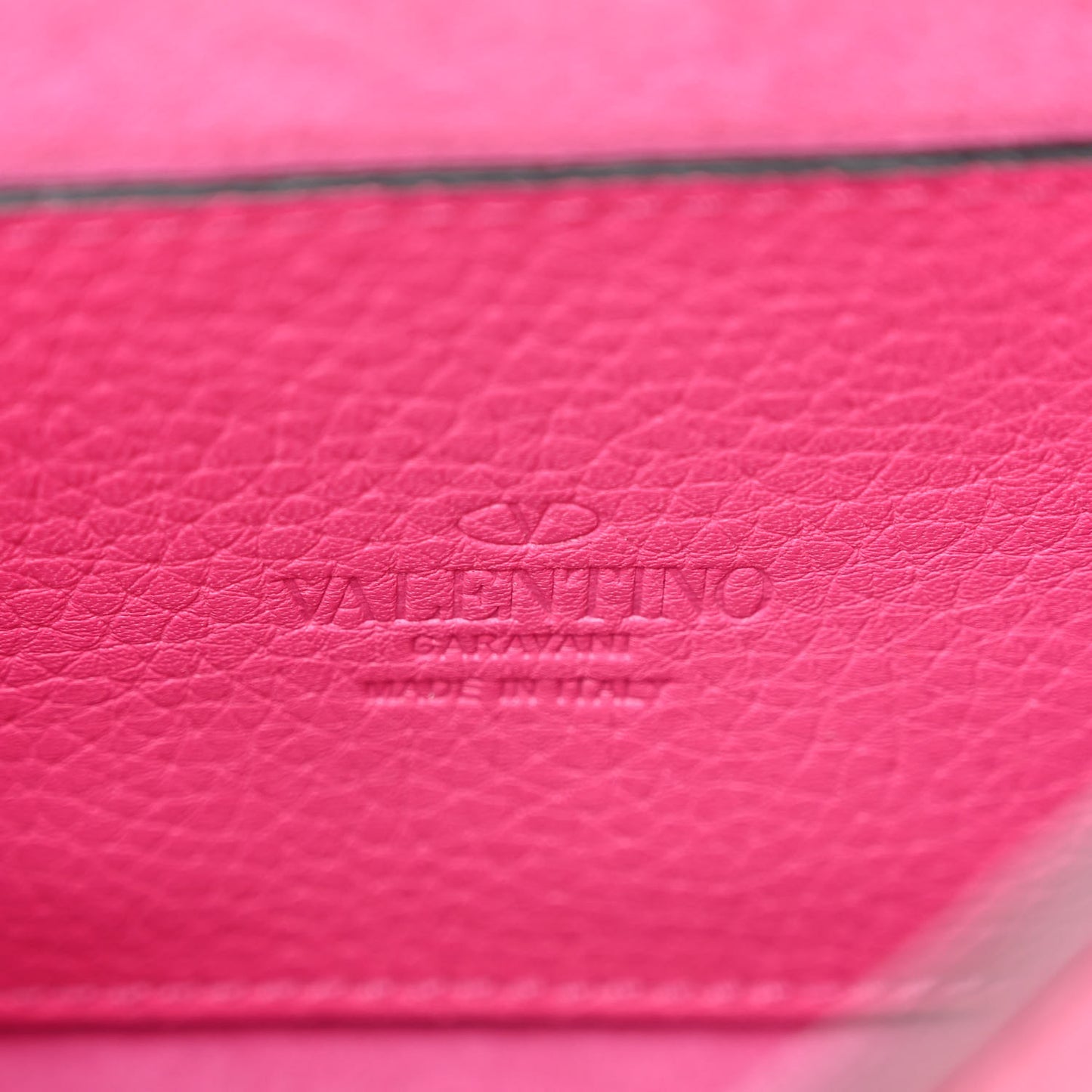 Pebbled Calfskin Medium Rockstud Flip Lock Crossbody Bag Pink Orchid