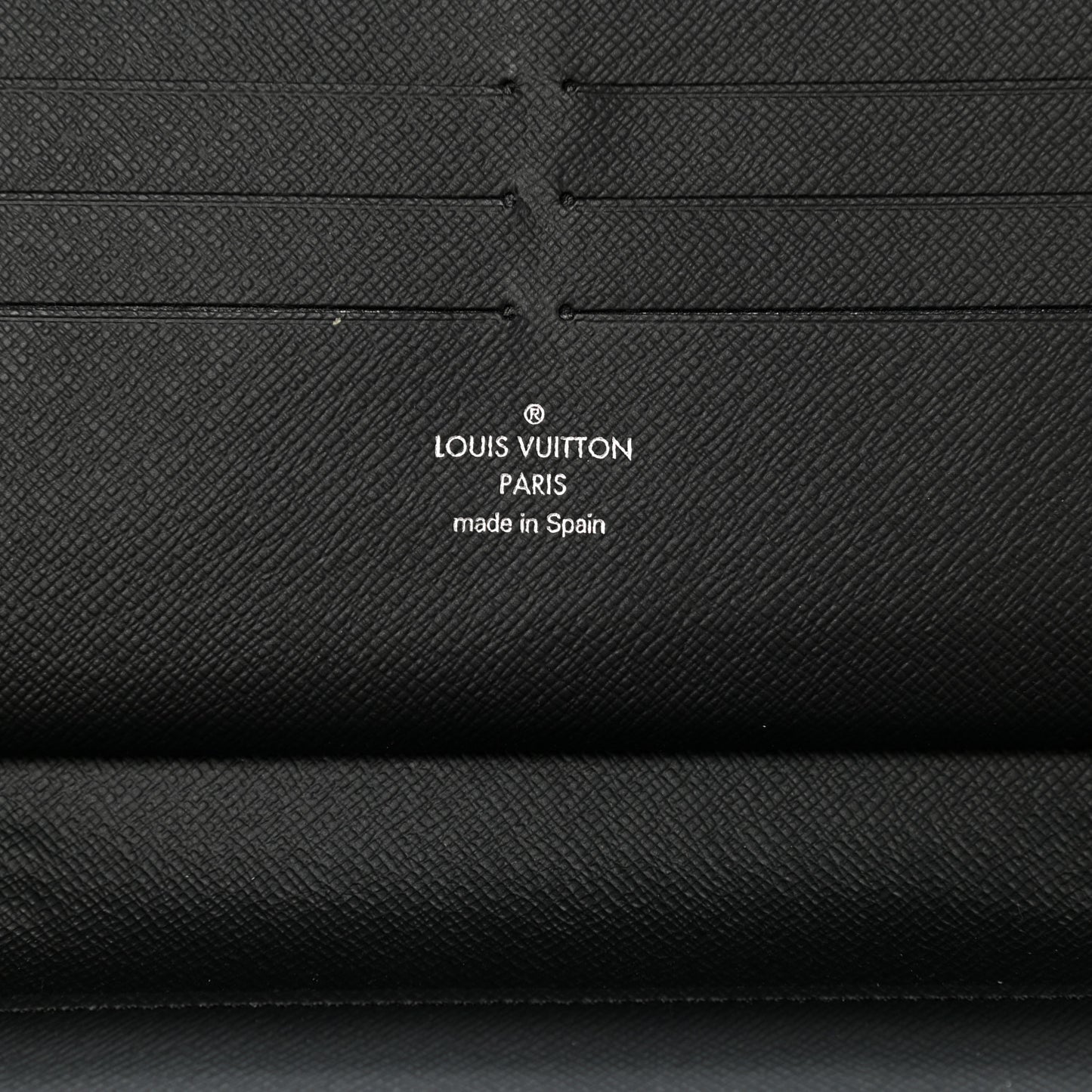 Taiga Zippy Organizer Wallet Black