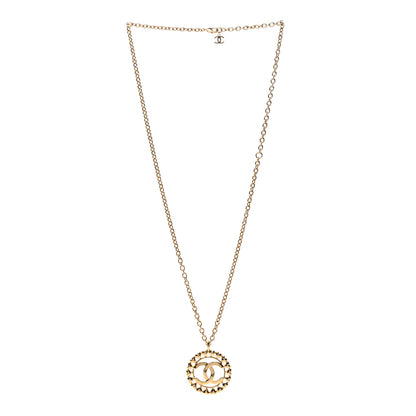 Chanel Metal CC Heart Medallion Chain Pendant Necklace Gold 3 of 4