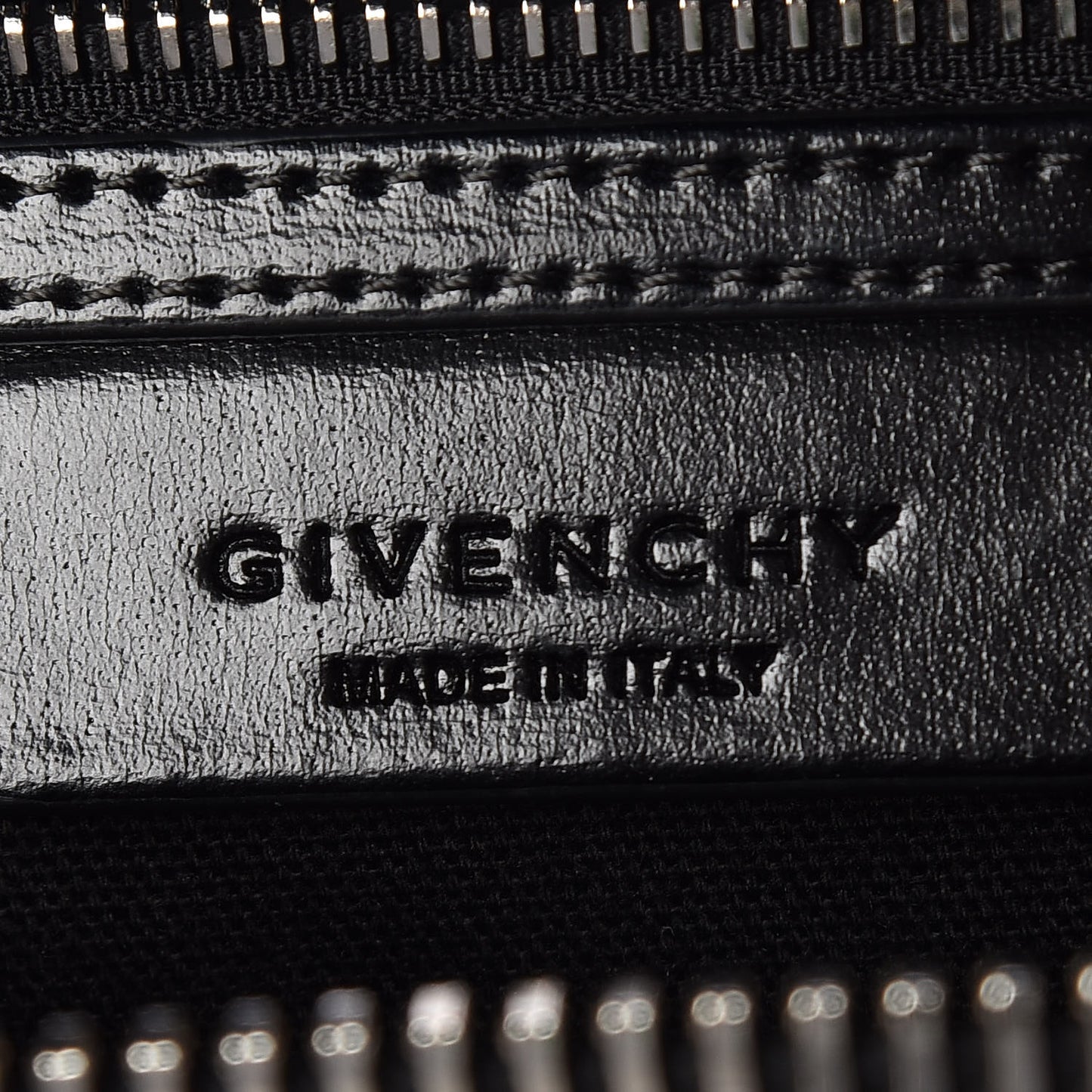 Shiny Lord Calfskin Small Antigona Black
