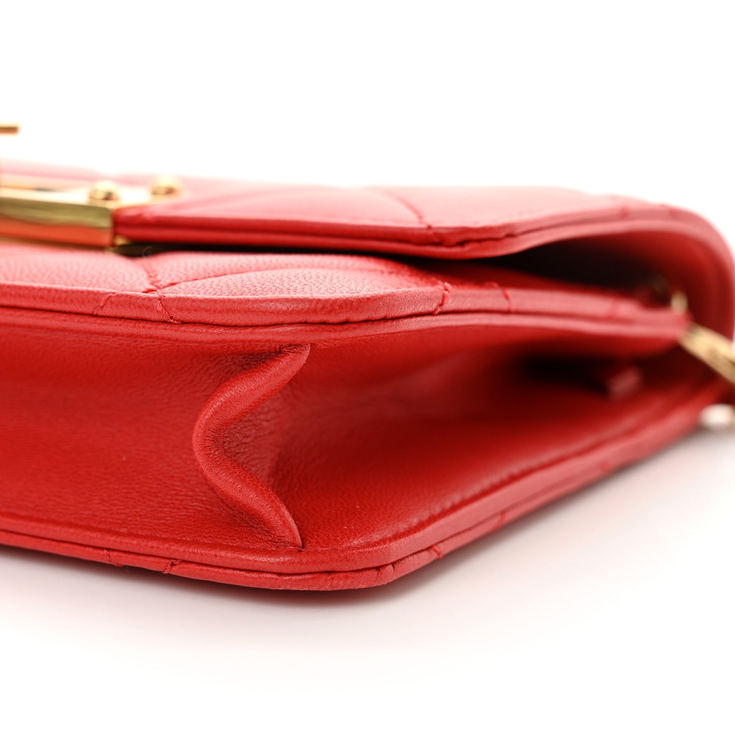 Lambskin Quilted Golden Class Wallet on Chain WOC Red