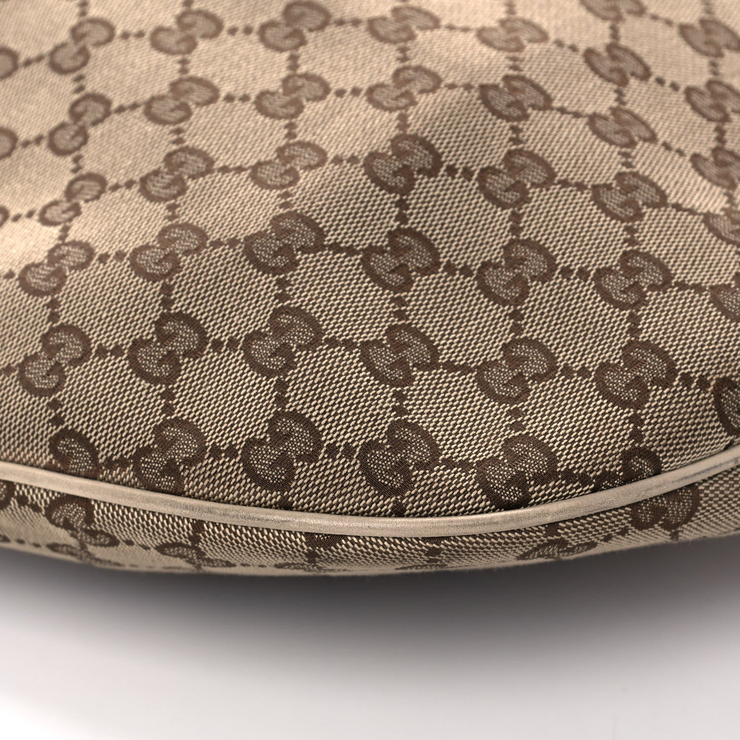 Gucci Monogram Medium Wave Hobo Cream 9 of 13
