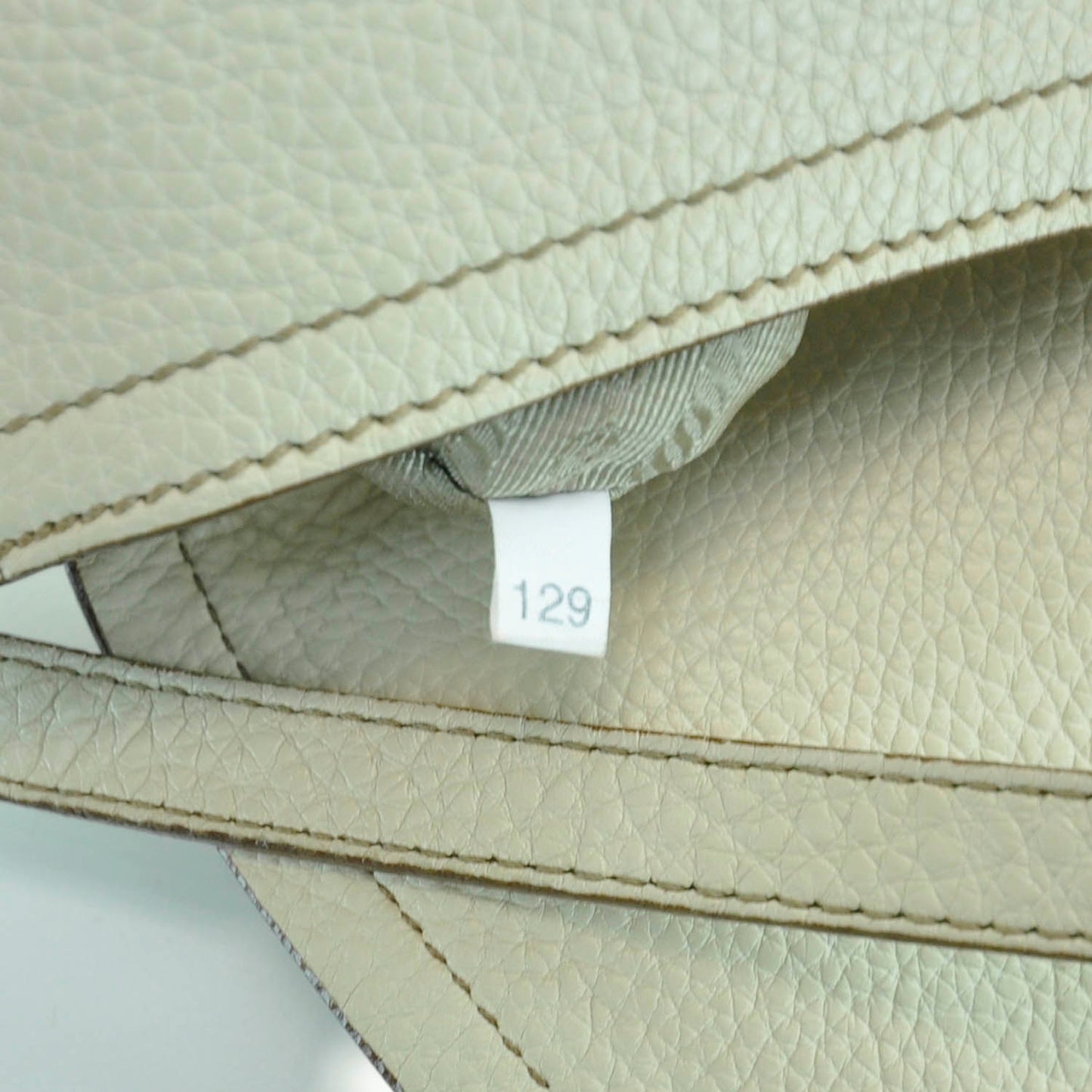 Vitello Daino Shoulder Bag Cera