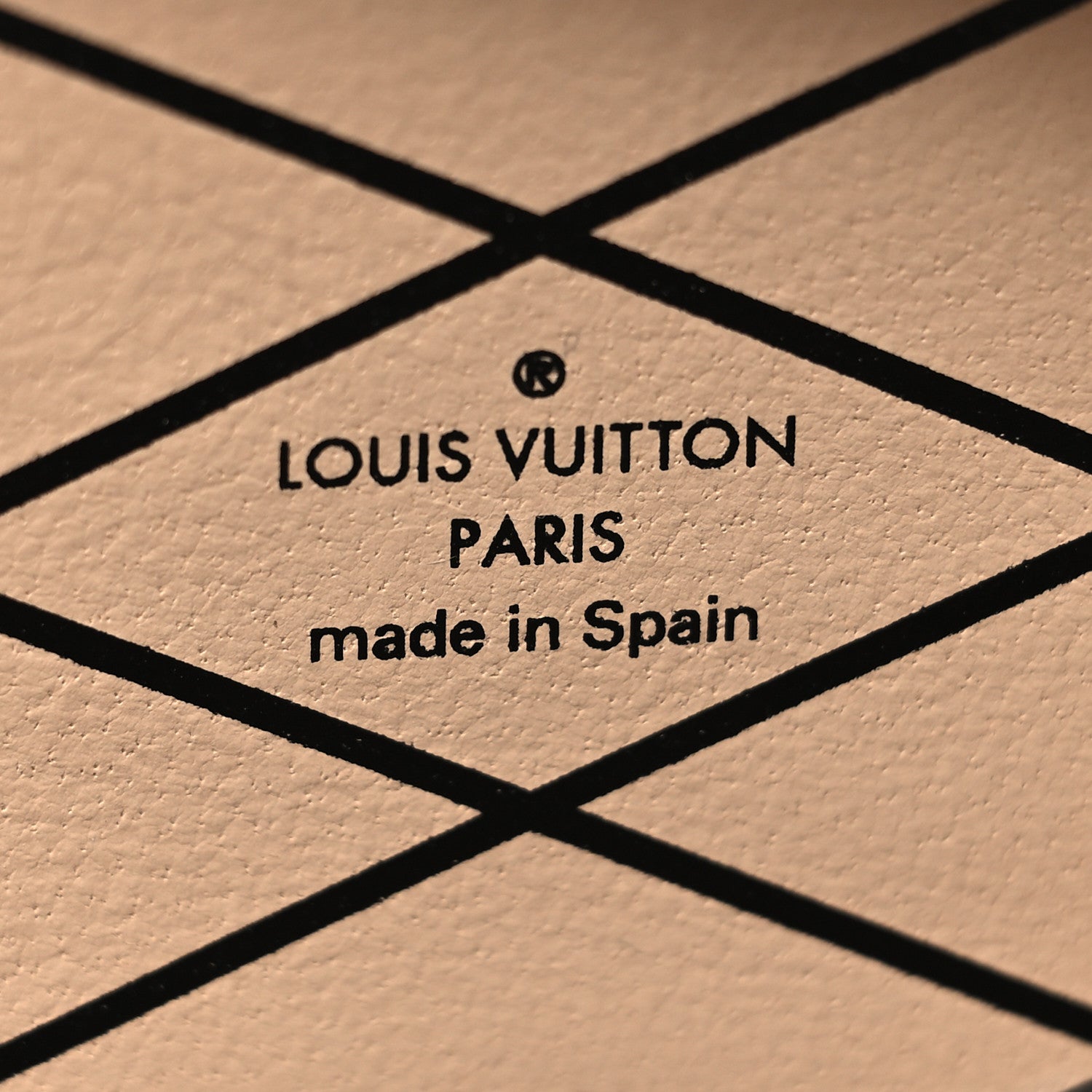 Louis Vuitton Transformed Monogram Time Trunks Micro Boite Chapeau Coin Purse Marron 6 of 6