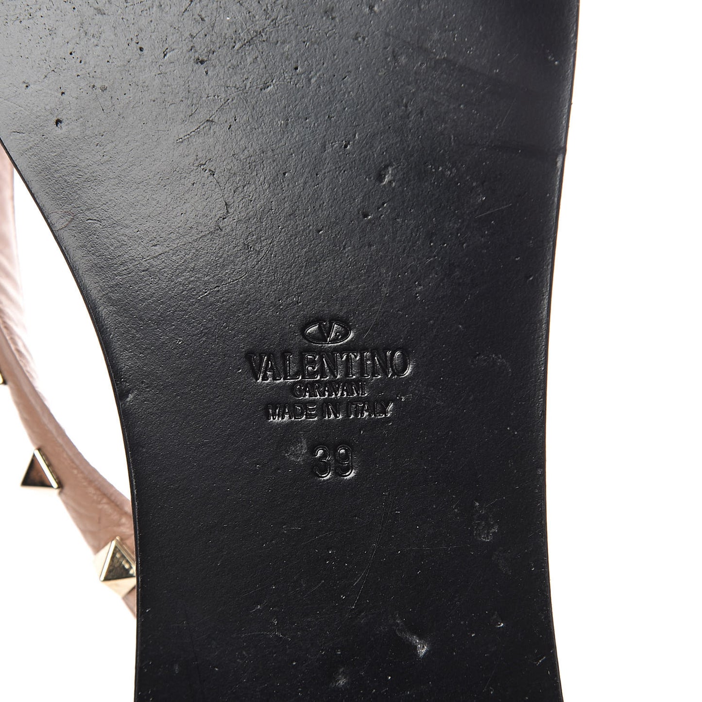 Grained Calfskin Rockstud Flat Thong Sandals 39 Soft Noisette