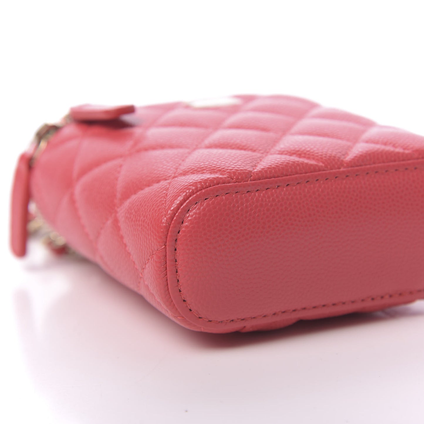 Caviar Quilted Small Vertical Coco Beauty Vanity Case With Chain Red