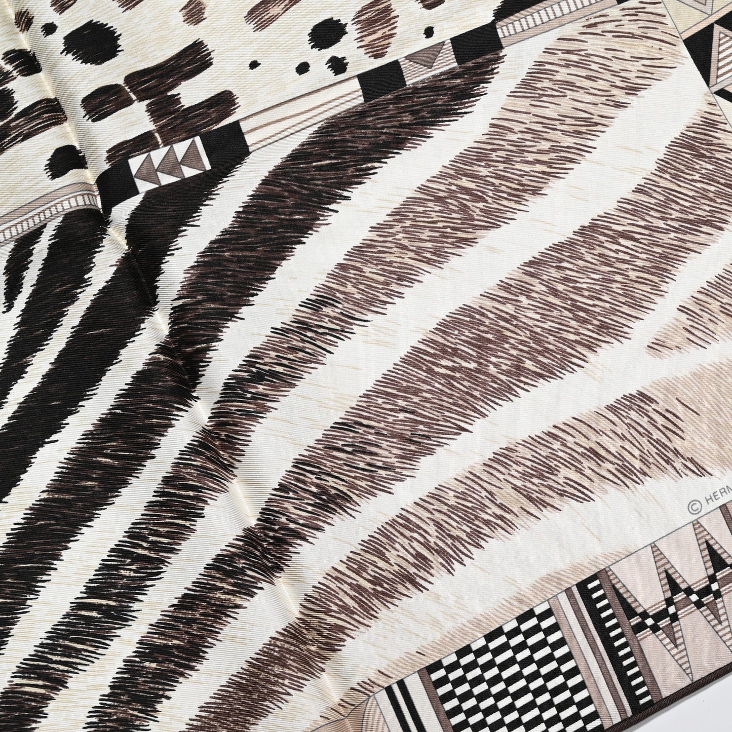 Silk Pelages et Camouflage Scarf 90