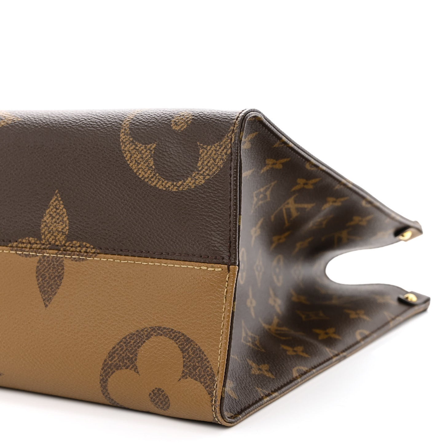 Reverse Monogram Giant Onthego MM