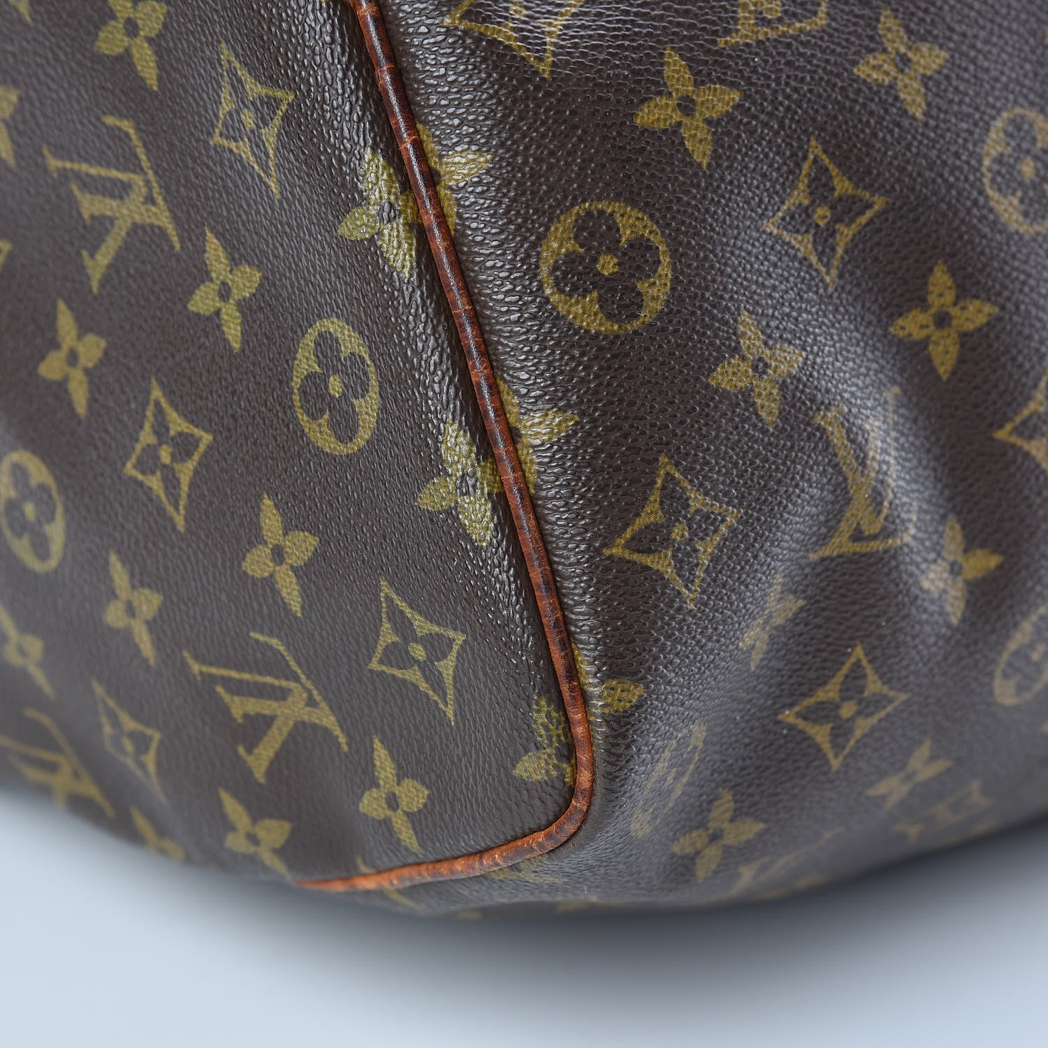 Louis Vuitton Monogram Keepall 50 29 of 34