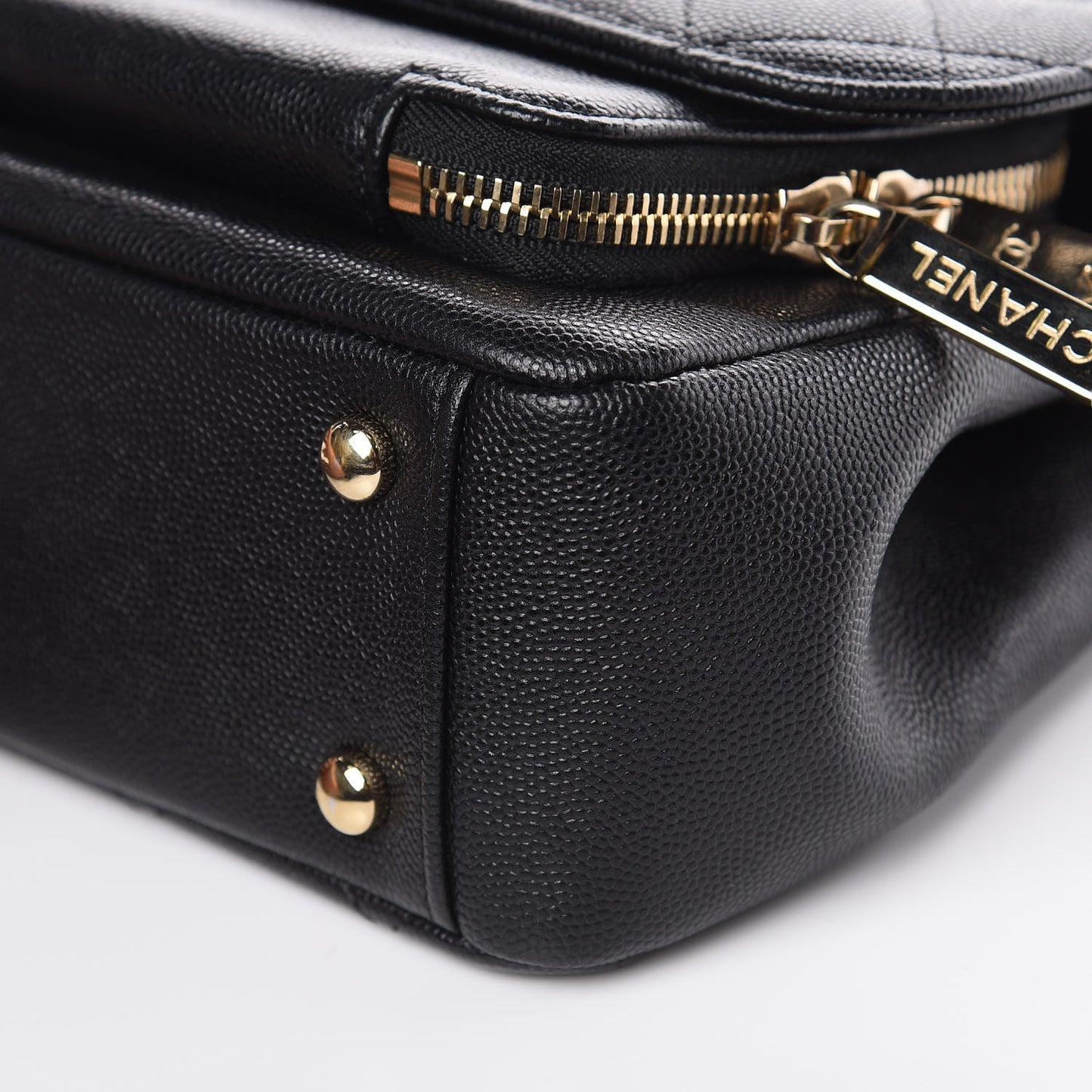 Caviar Quilted Medium Business Affinity Flap Black