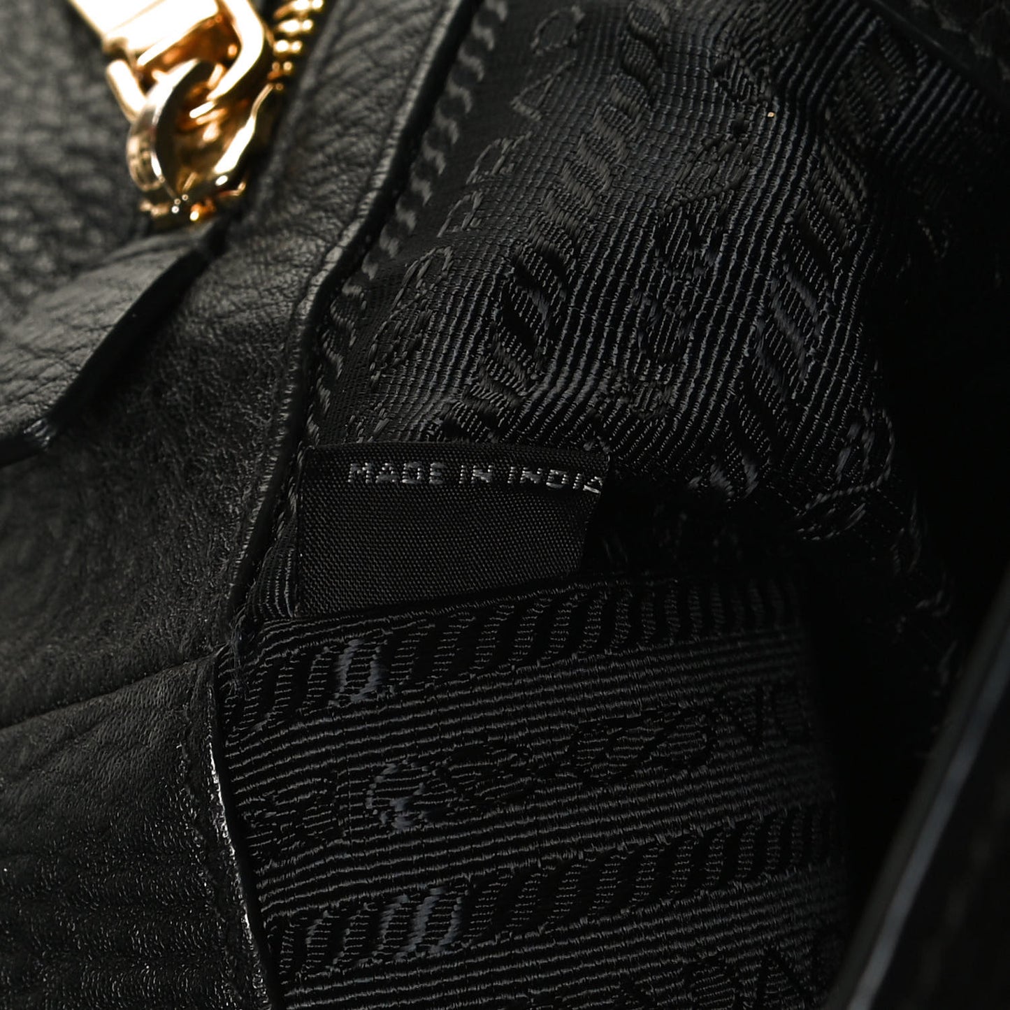 Vitello Daino Tote Black