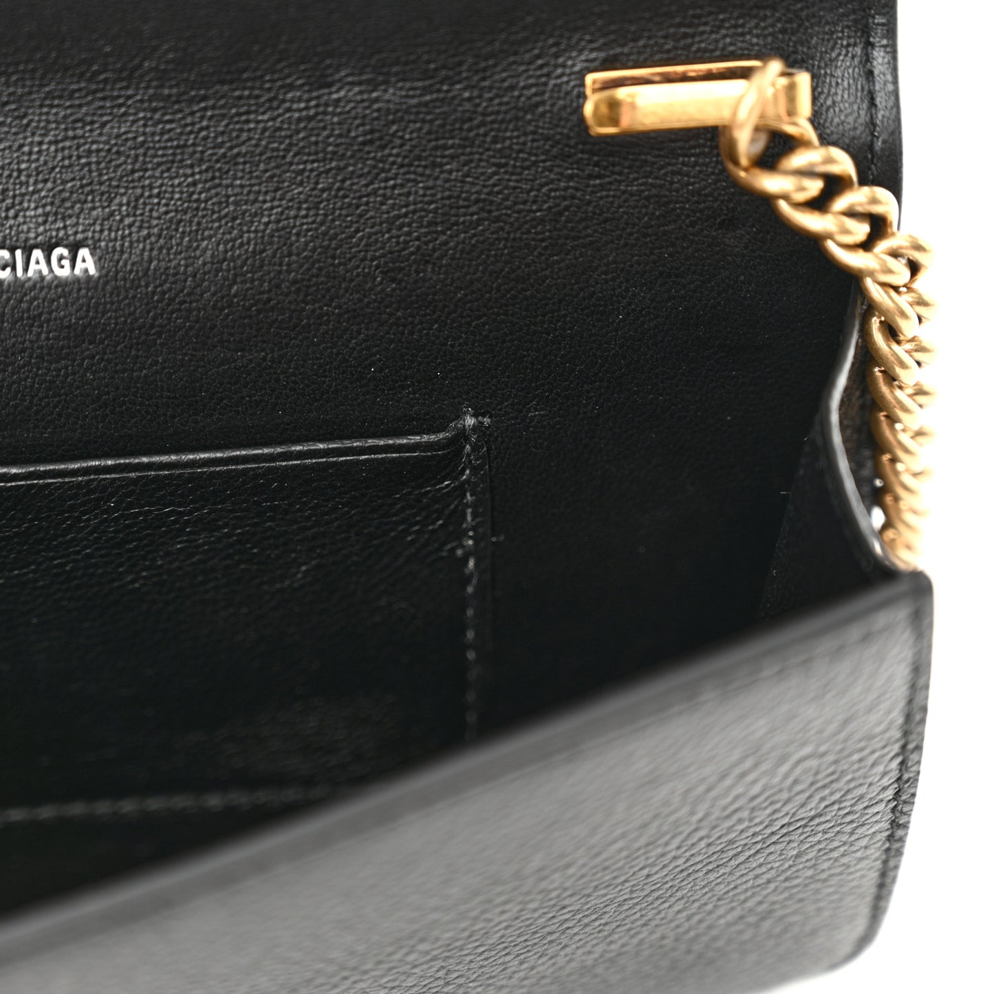 Grained Calfskin Logo Cash Phone Holder Wallet On Chain Black White
