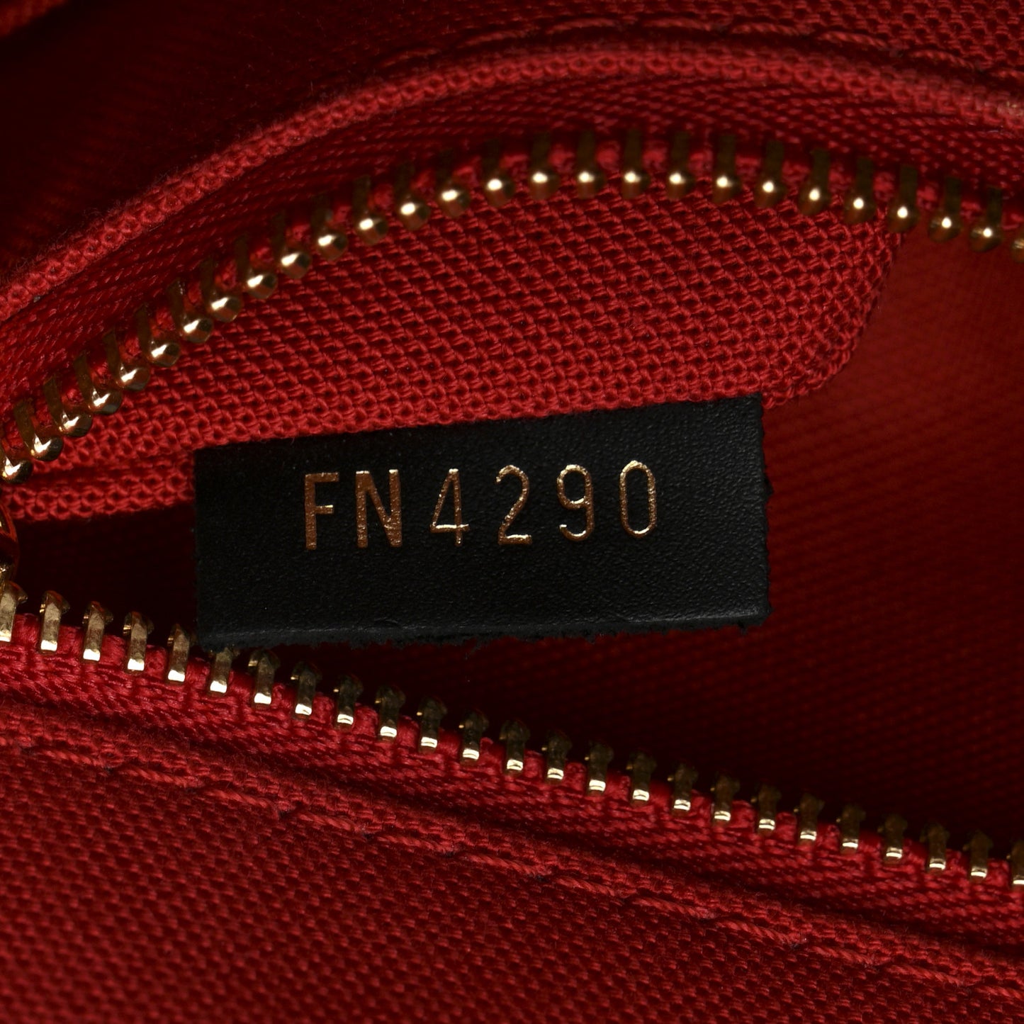 Reverse Monogram Giant Onthego MM