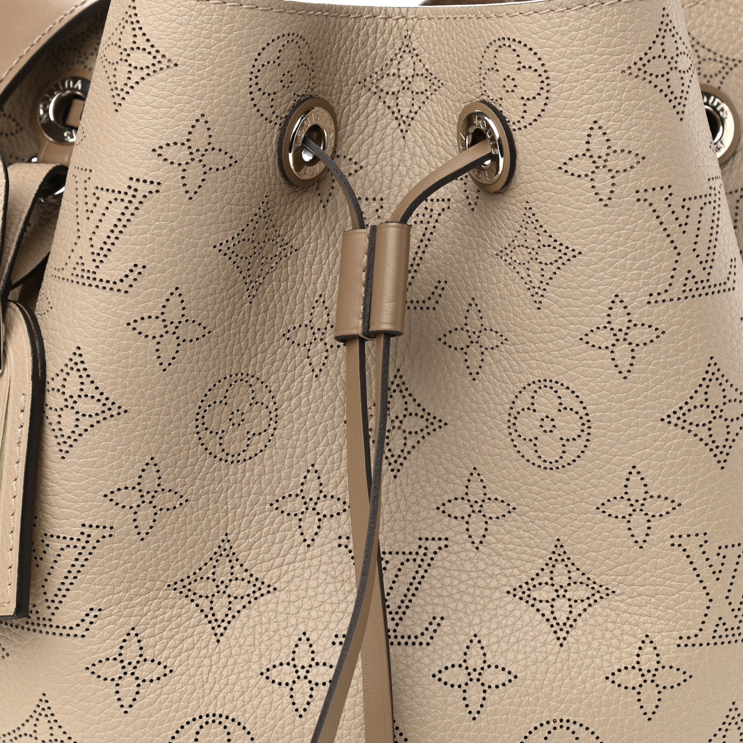 Louis Vuitton Mahina Muria Galet 7 of 9
