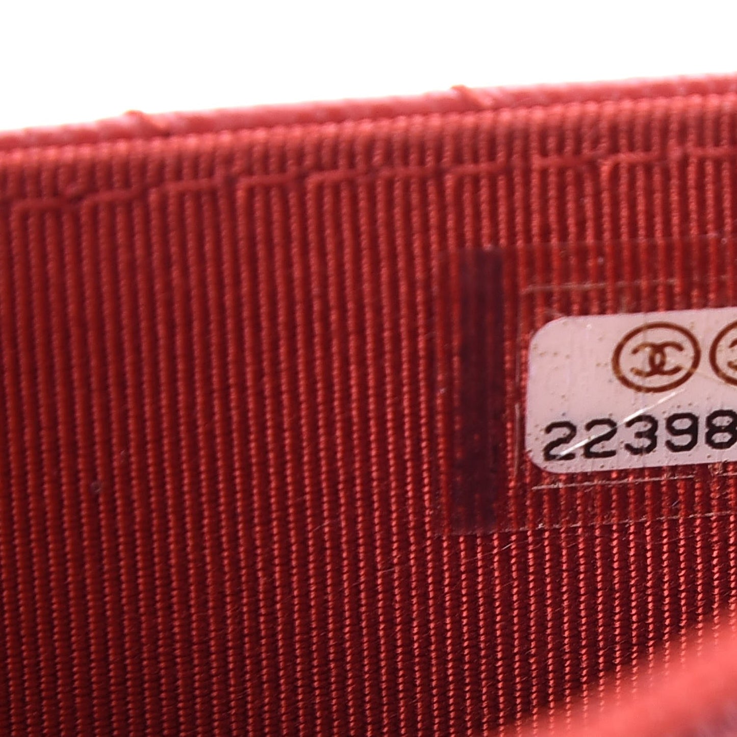 Caviar Chevron Quilted Wallet On Chain WOC Red