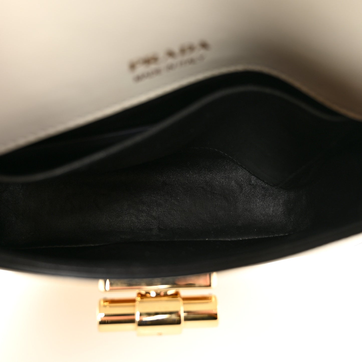 Saffiano Cuir Pattina Shoulder Bag White