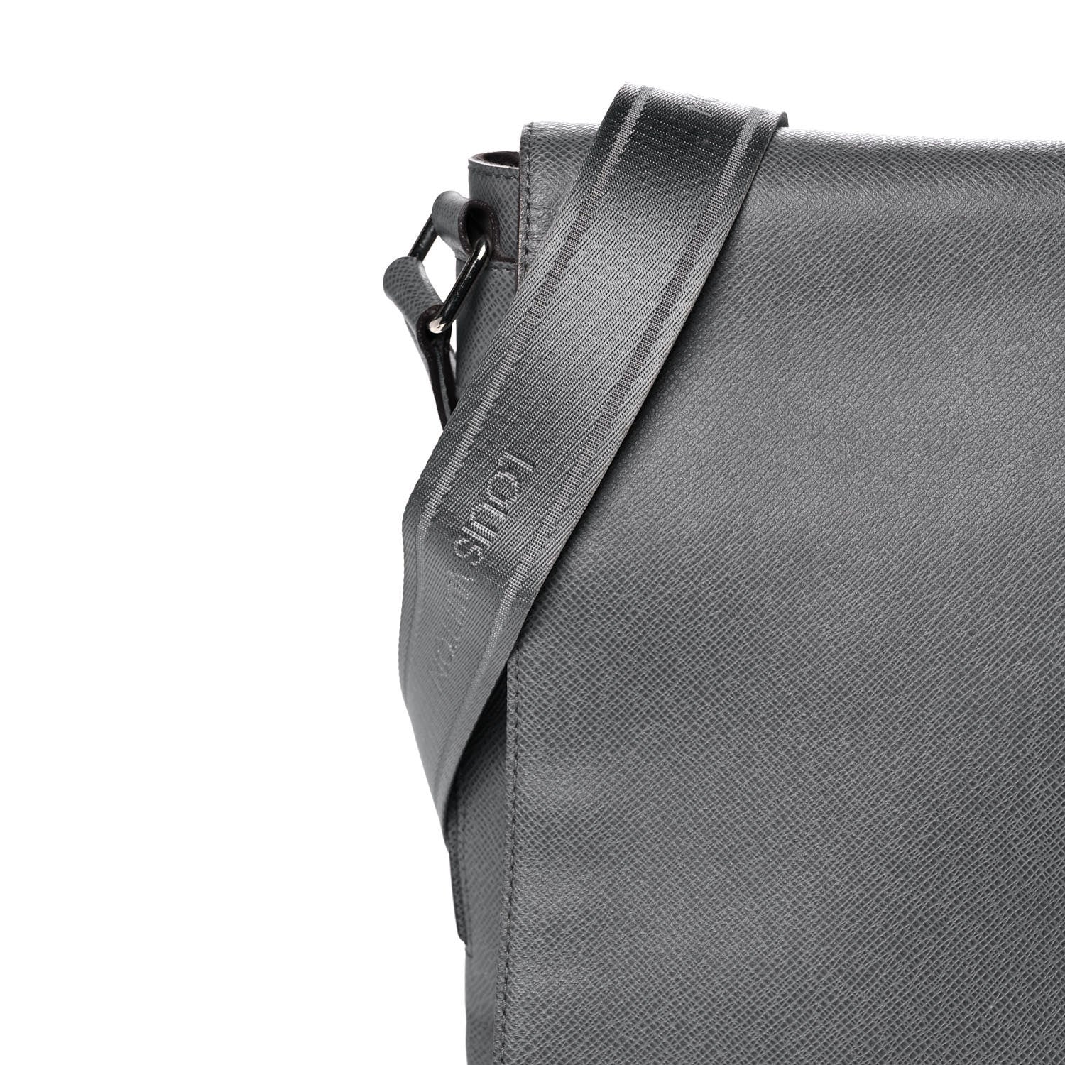 Louis Vuitton Taiga Roman PM Messenger Glacier 6 of 11