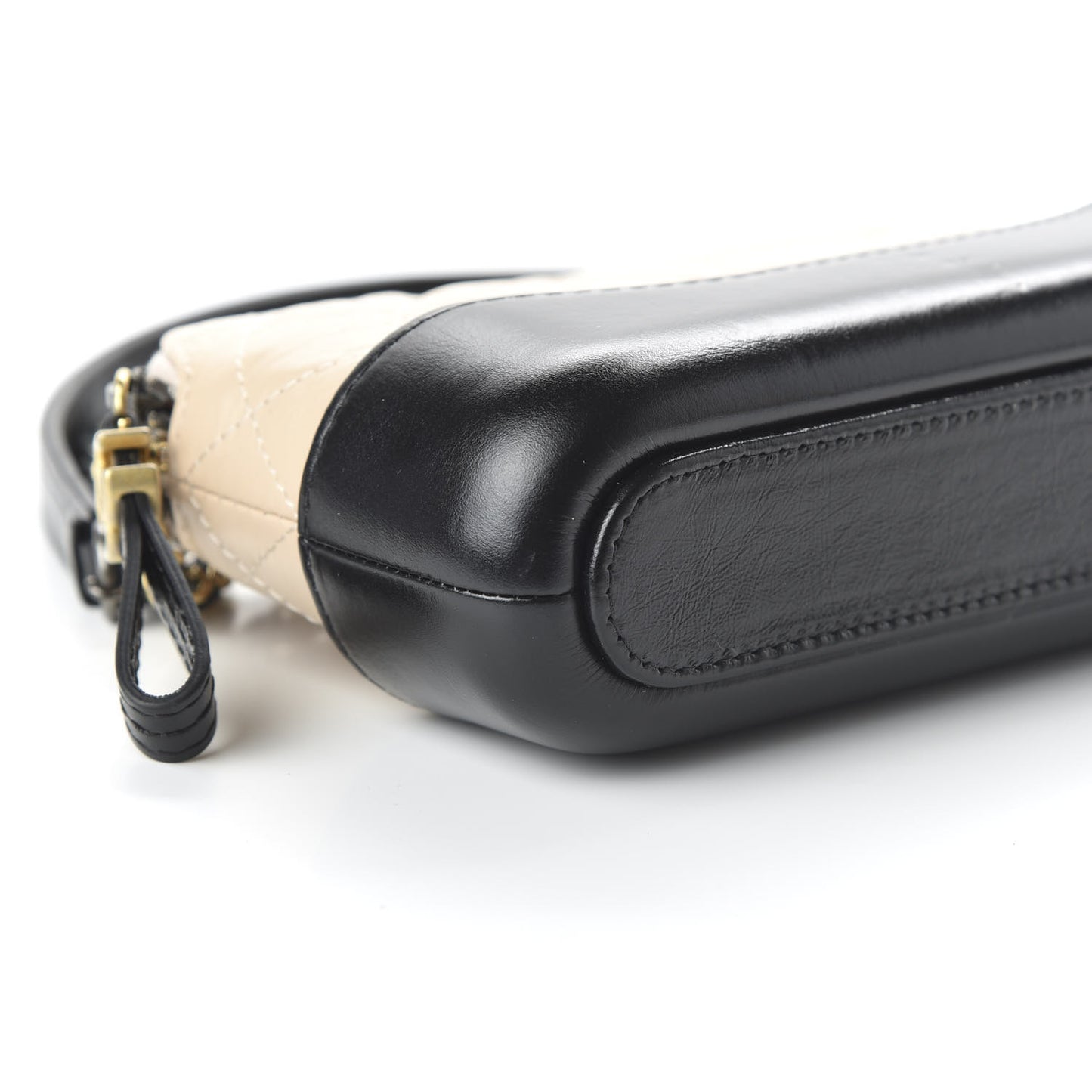 Aged Calfskin Quilted Small Gabrielle Clutch With Chain Beige Black