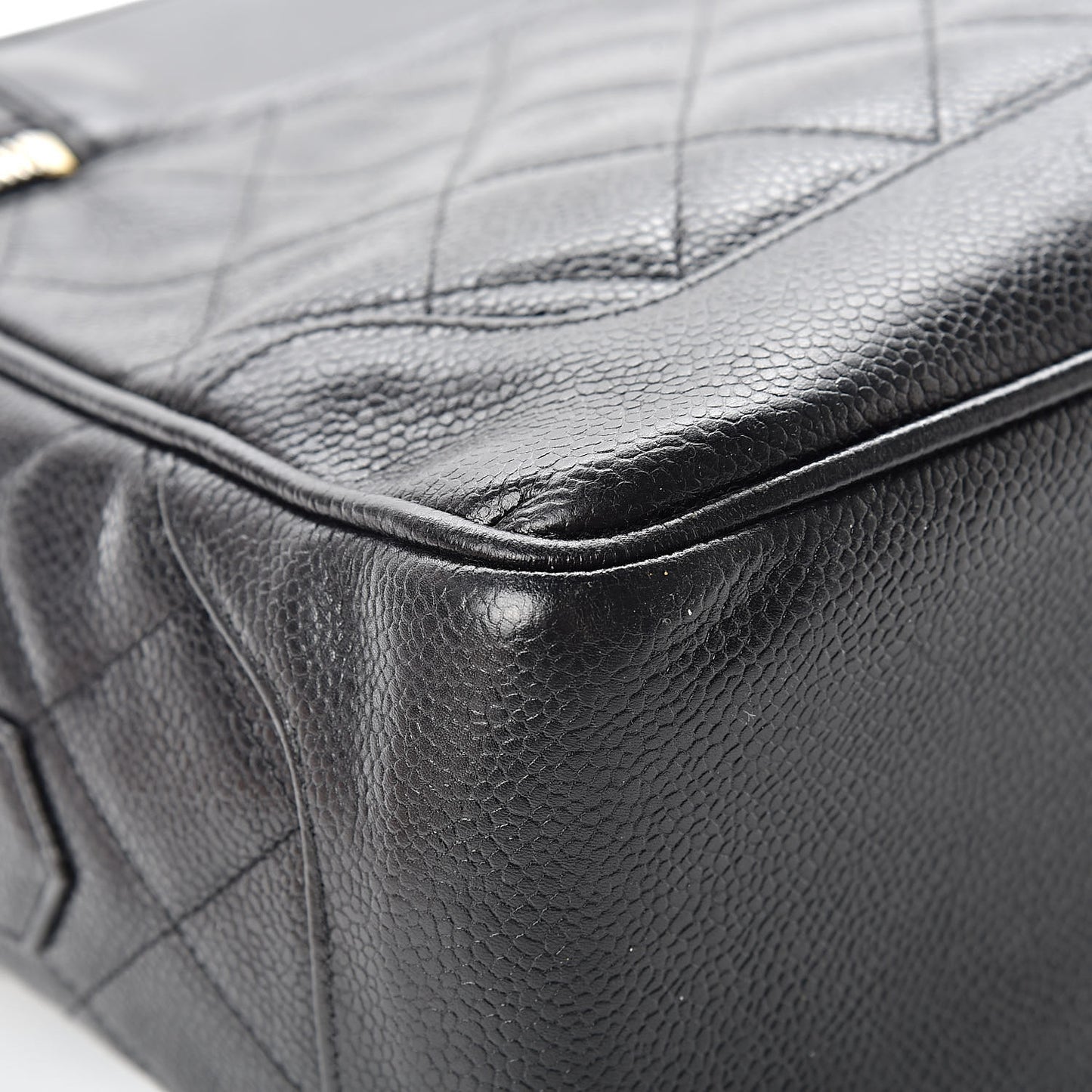 Caviar Quilted Vanity Train Case Shoulder Bag Black