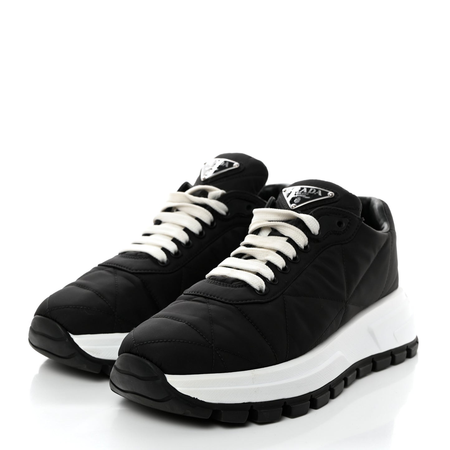 Re-Nylon Piuma Metal Triangle Logo Quilted 45mm Sneakers 37 Black