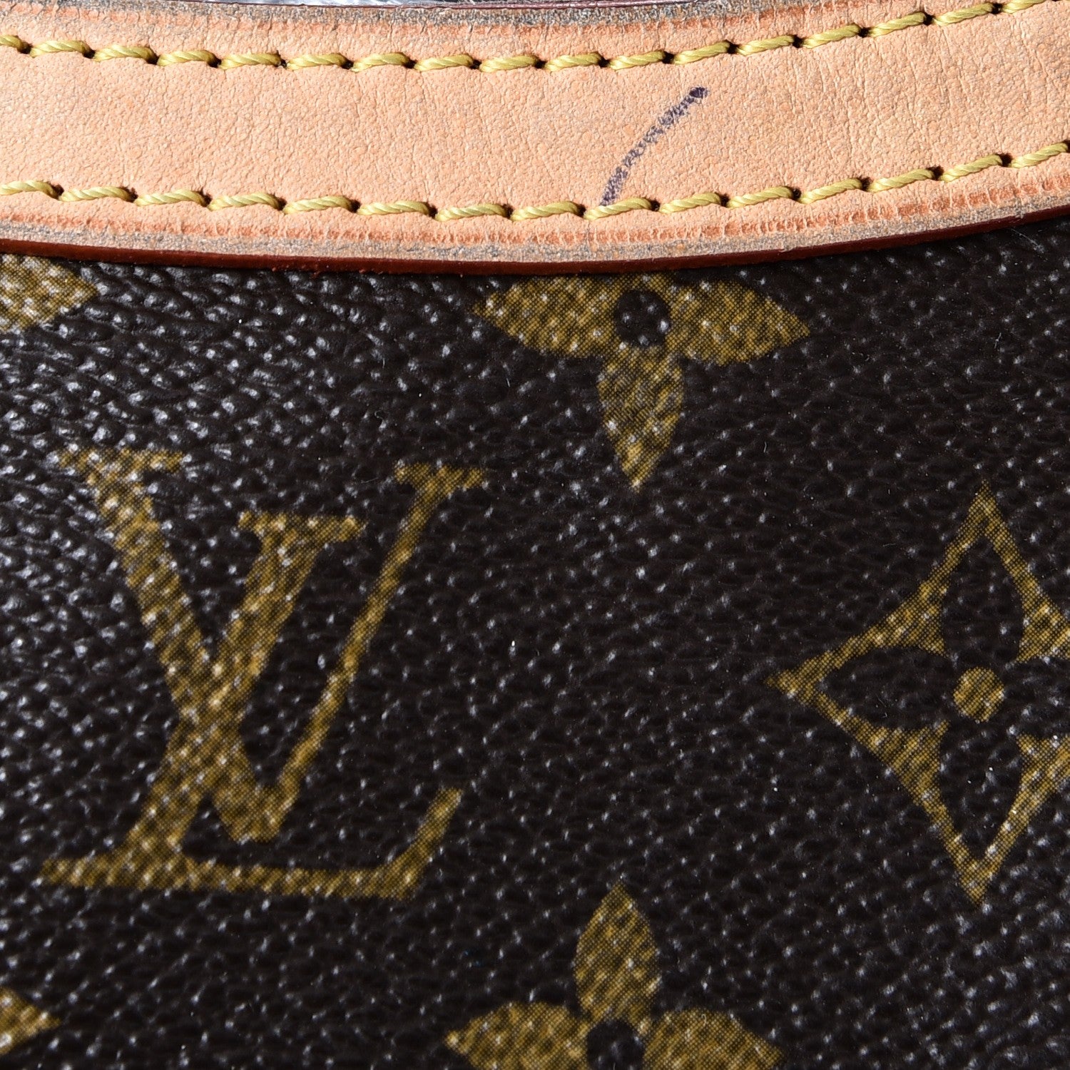 Louis Vuitton Monogram Kalahari PM 8 of 12